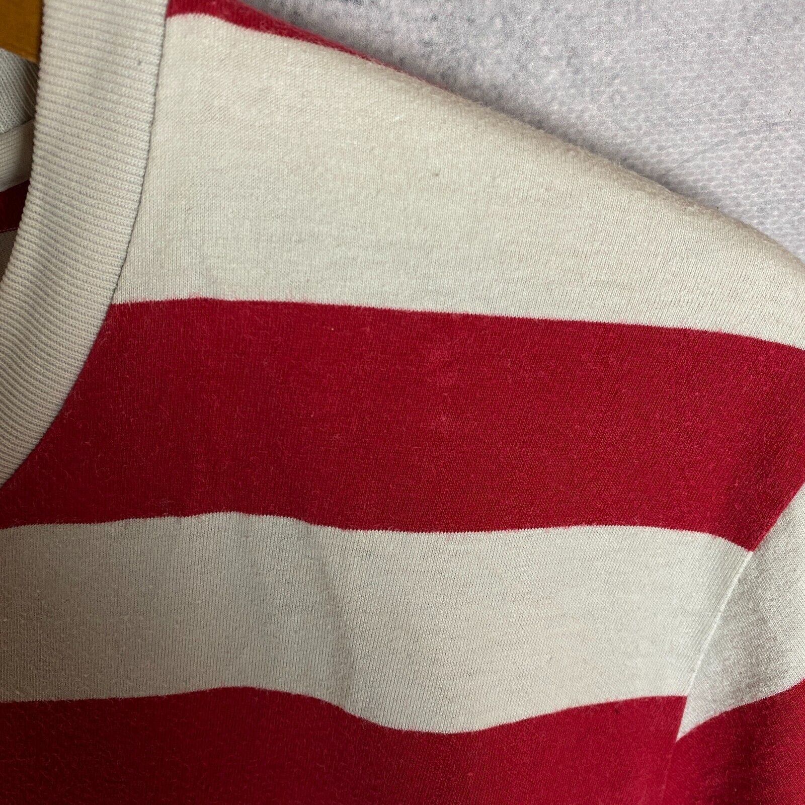 Uniqlo Uniqlo One Piece Anime Tee Men's Size M Red White ` Size US M / EU 48-50 / 2 - 10 Thumbnail