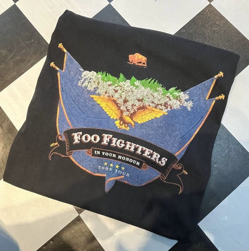 Band Tees VERY RARE FOOFIGHTERS IN YOUR HONOR TOUR Size US XL / EU 56 / 4 - 1 Thumbnail