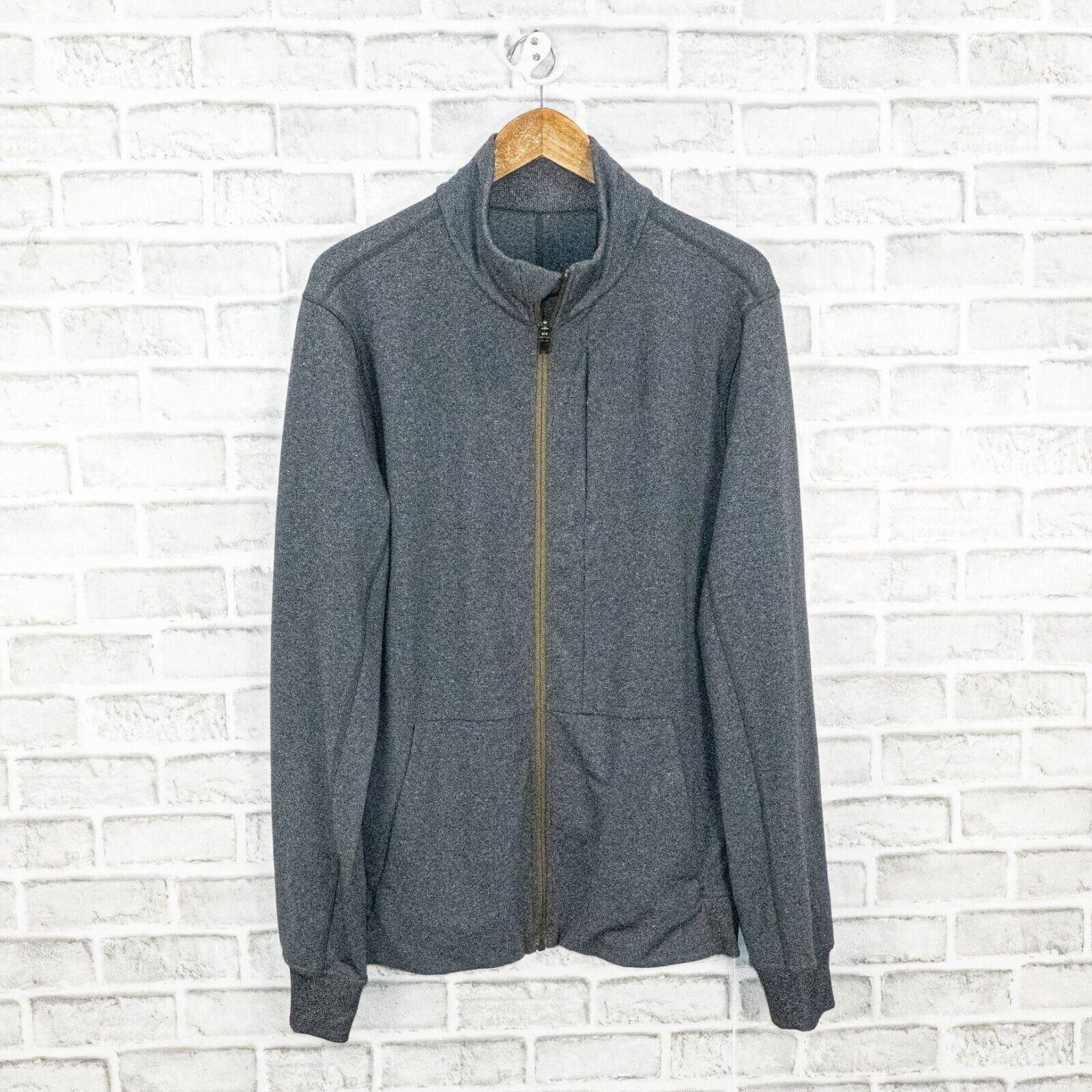 Lululemon Lululemon Full Zip Teck Jacket Multi pocket in Char Gray Size US L / EU 52-54 / 3 - 1 Thumbnail