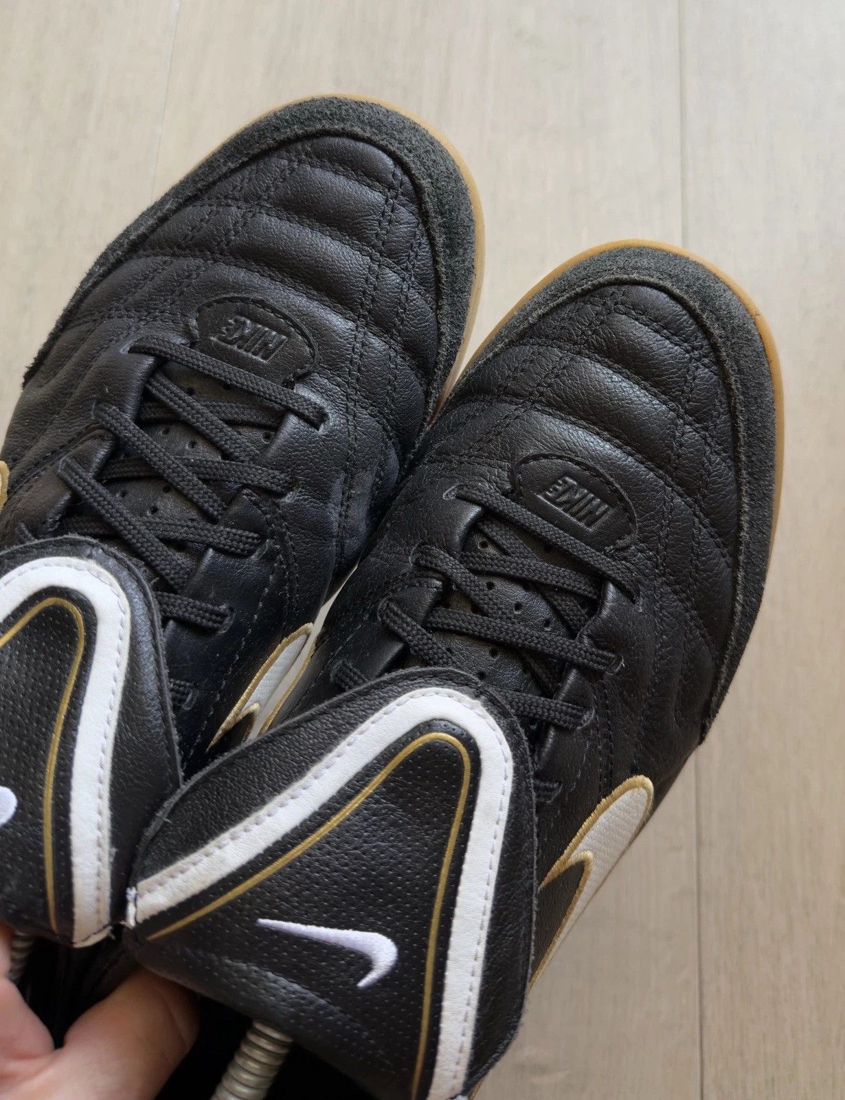 Nike Nike Tiempo leather Shoes Indoor Cleats Soccer Football Mens Size US 11 / EU 44 - 6 Thumbnail