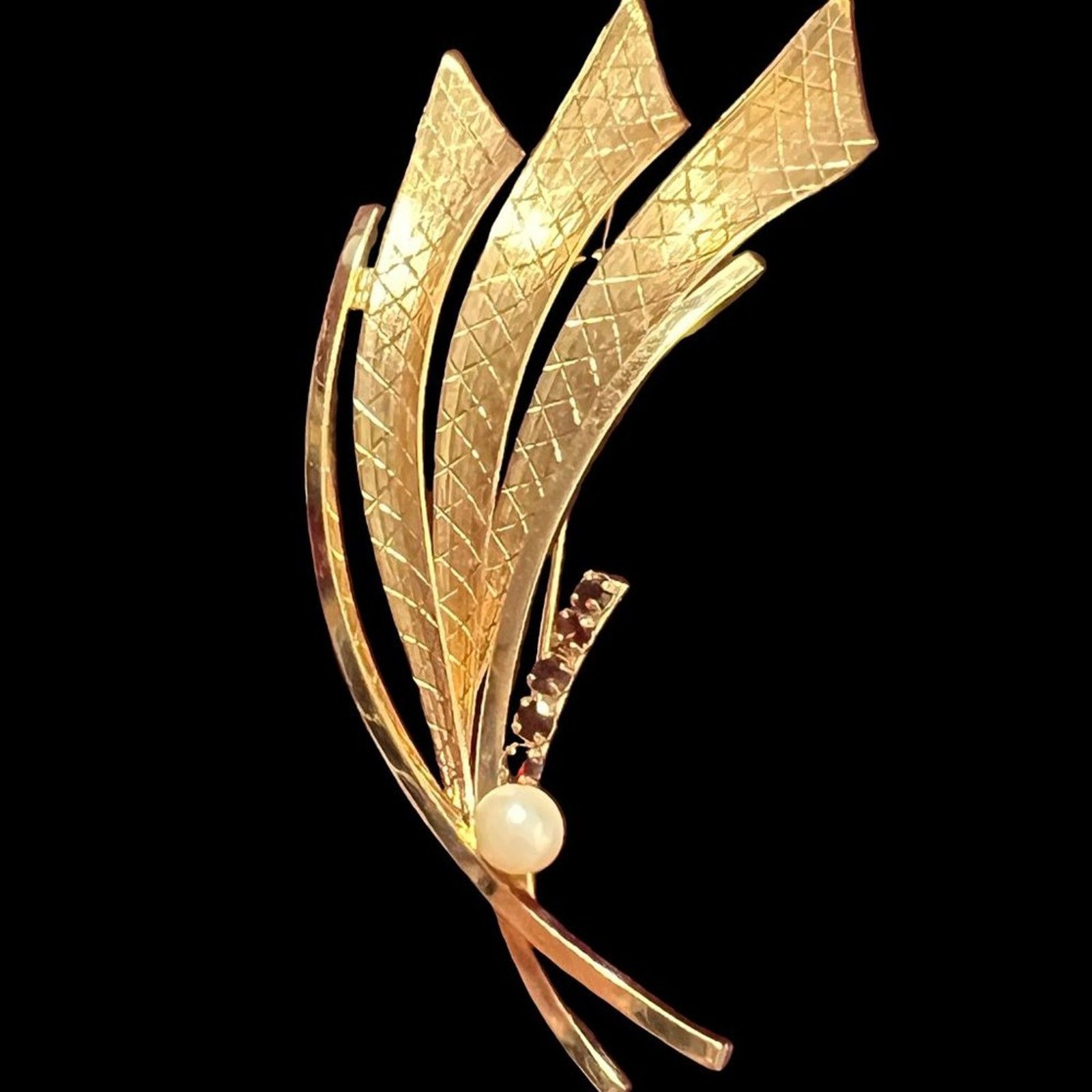 & Other Stories Vintage - Wells 14kt GF Real Pearl Garnet Brooch Pin Size ONE SIZE - 1 Thumbnail