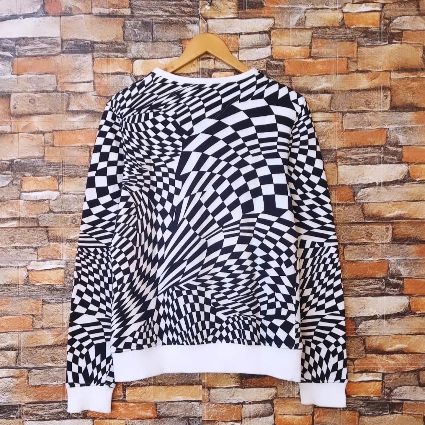 10 Corso Como × Designer × Gareth Pugh Gareth Pugh Black White Geometric Checkered Crewneck Size M / US 6-8 / IT 42-44 - 2 Thumbnail