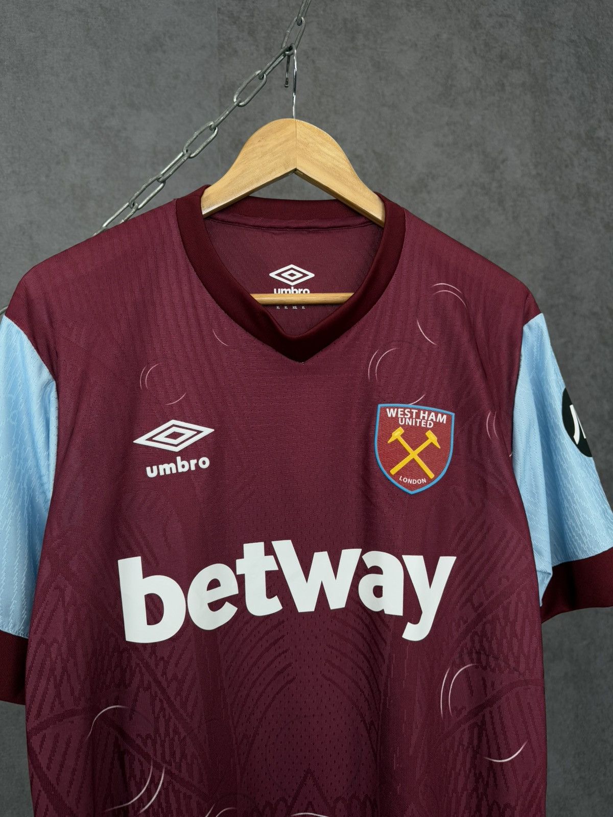 Umbro West Ham United umbro soccer jersey Size US L / EU 52-54 / 3 - 3 Thumbnail