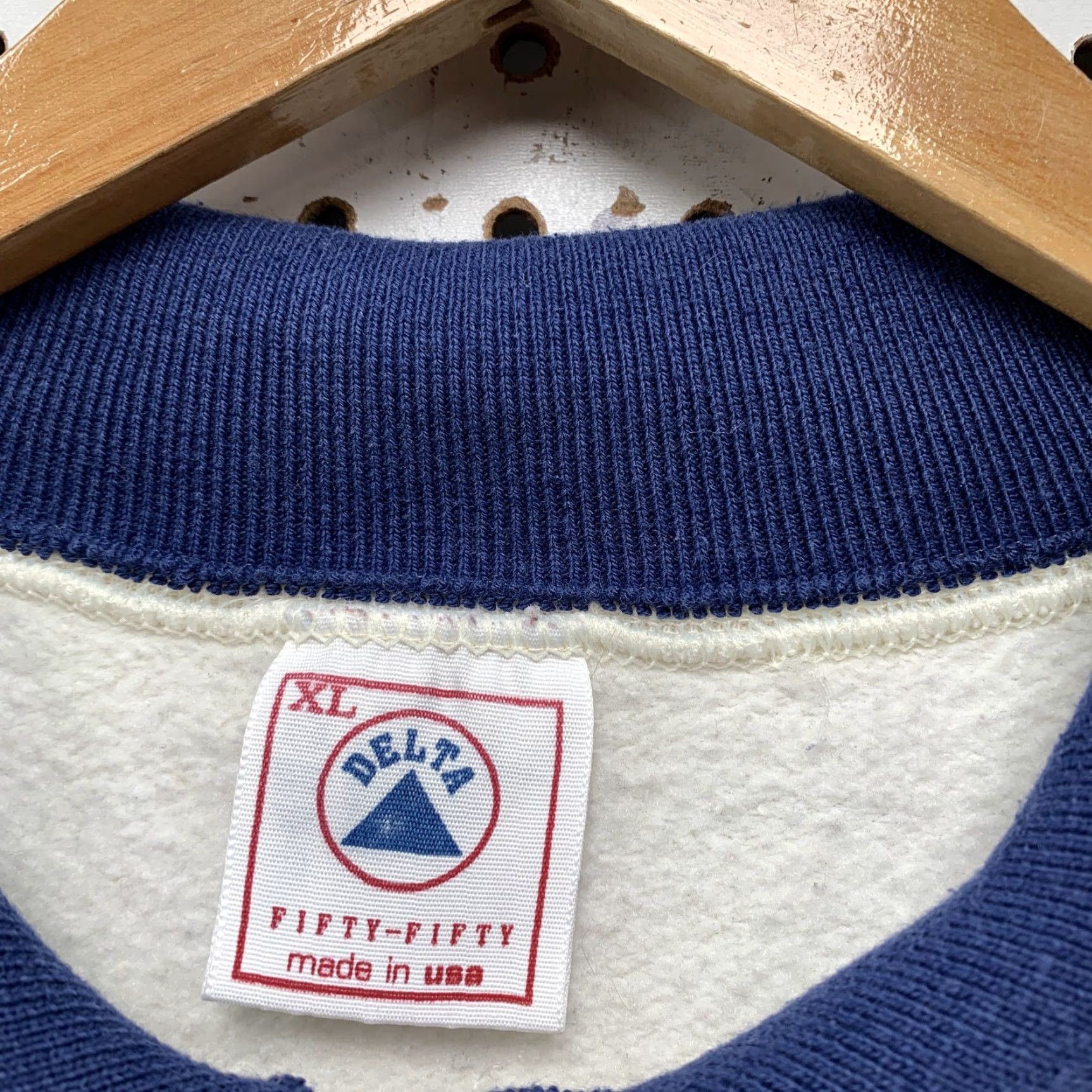 Delta VINTAGE Nautica California Sweatshirt Men XL White Collared USA 80s San Francisco Mountain? Size US XL / EU 56 / 4 - 5 Thumbnail