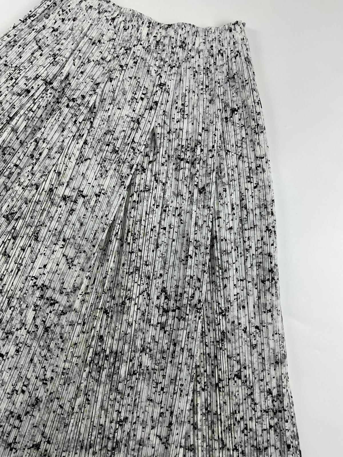 Issey Miyake Issey Miyake Pleats Please Pleated Marble Skirt Size 28" / US 6 / IT 42 - 4 Thumbnail