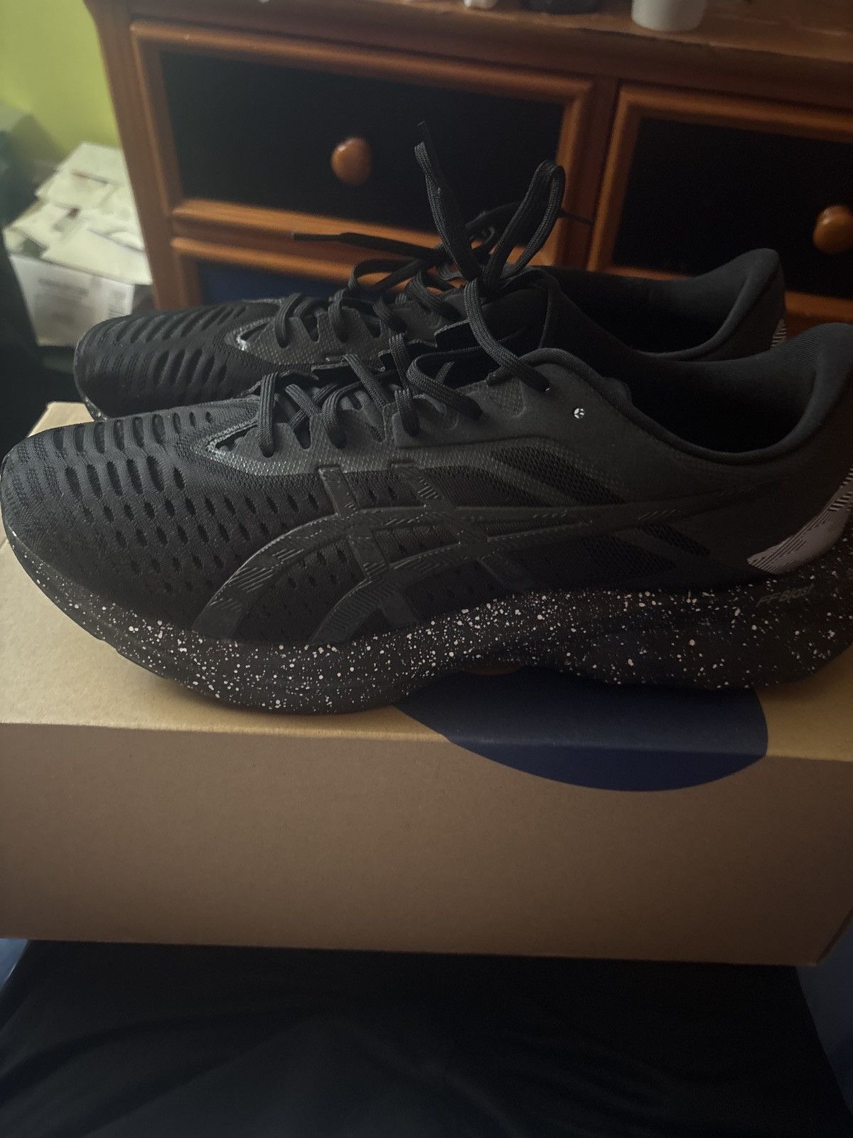 Asics Asics Novablast size 12 Size US 12 / EU 45 - 4 Thumbnail