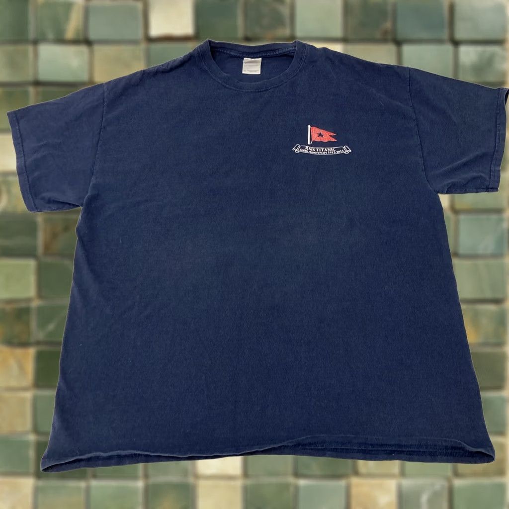 Gildan VINTAGE RMS Titanic A New Musical 100th Anniversary T Shirt Blue Mens XL 2012 Music Shirt Size US XL / EU 56 / 4 - 1 Thumbnail