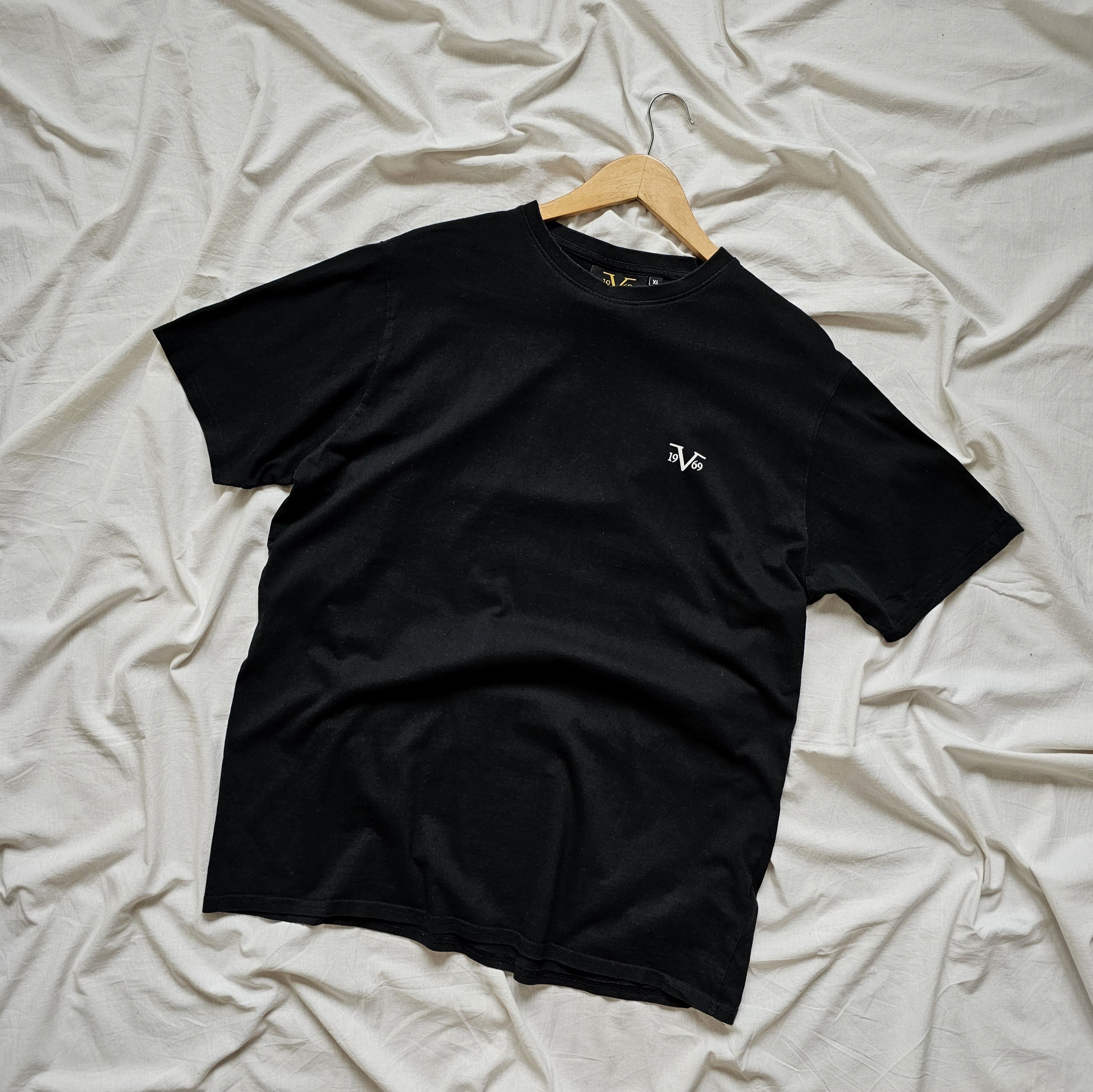 Versace × Vintage Versace vintage black tee Size US XL / EU 56 / 4 - 1 Thumbnail