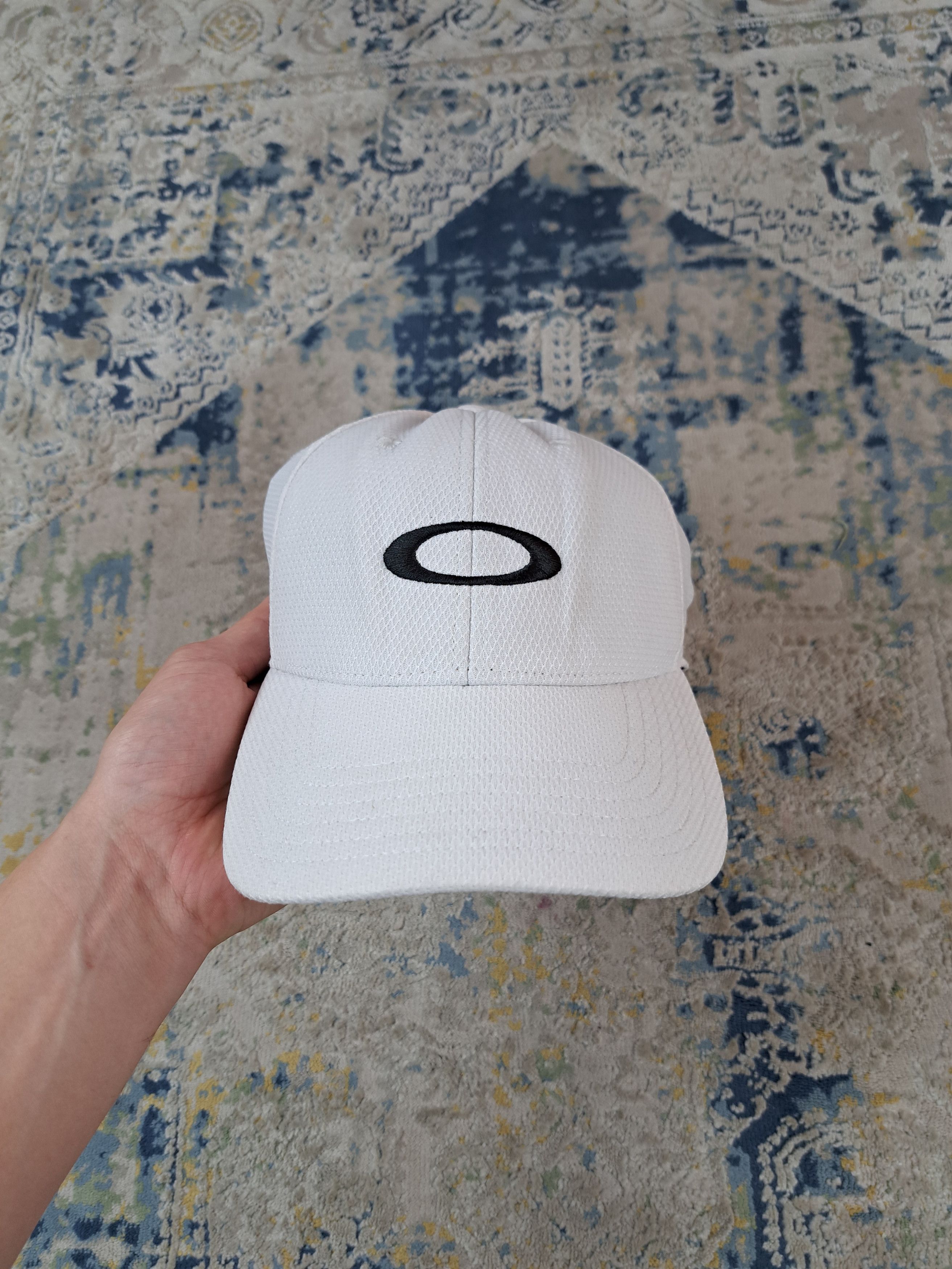 Oakley Oakley Vintage y2k Hat Big Logo Cap White Gorpcore Size ONE SIZE - 1 Thumbnail