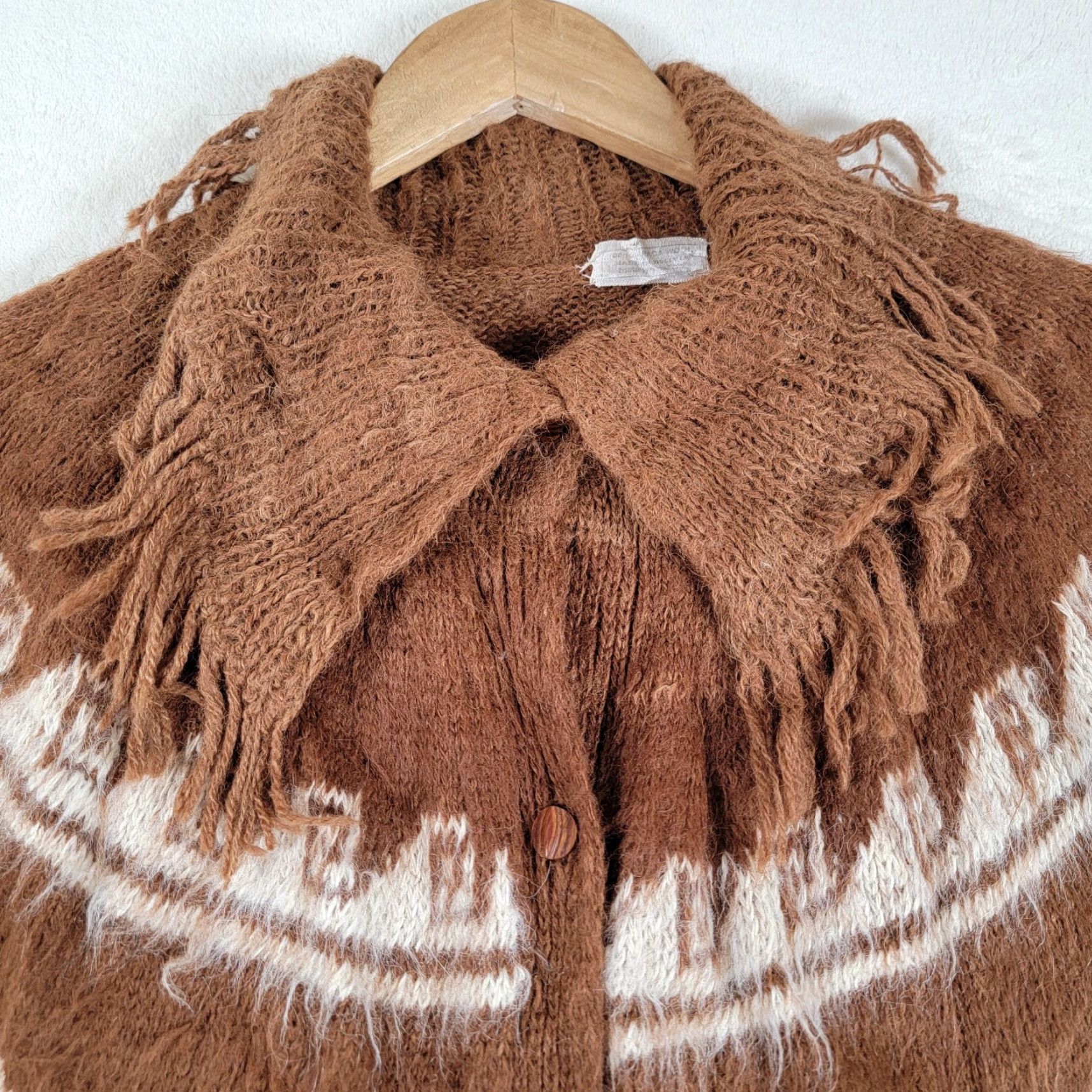 Vintage VINTAGE Long Poncho 100% Alpaca Brown White Fringe Knit Cape One Size Women Bohemian Tribal Art-to-Wear Designer Flare Autumn Winter Size ONE SIZE - 2 Thumbnail