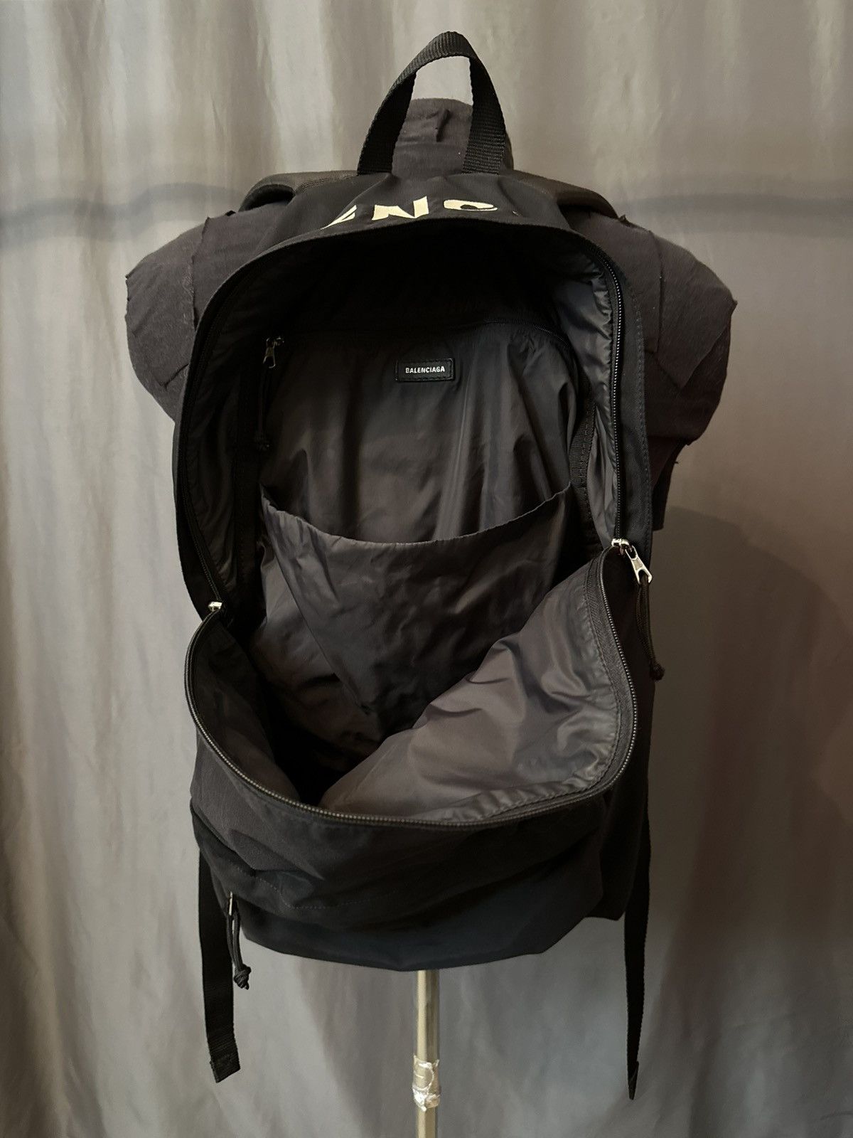 Balenciaga Balenciaga Wheel Logo Backpack Size ONE SIZE - 7 Thumbnail