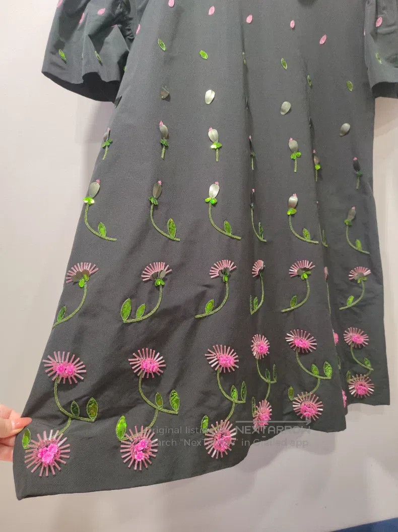 Valentino Valentino Dress three-dimensional flowers Size L / US 10 / IT 46 - 5 Thumbnail