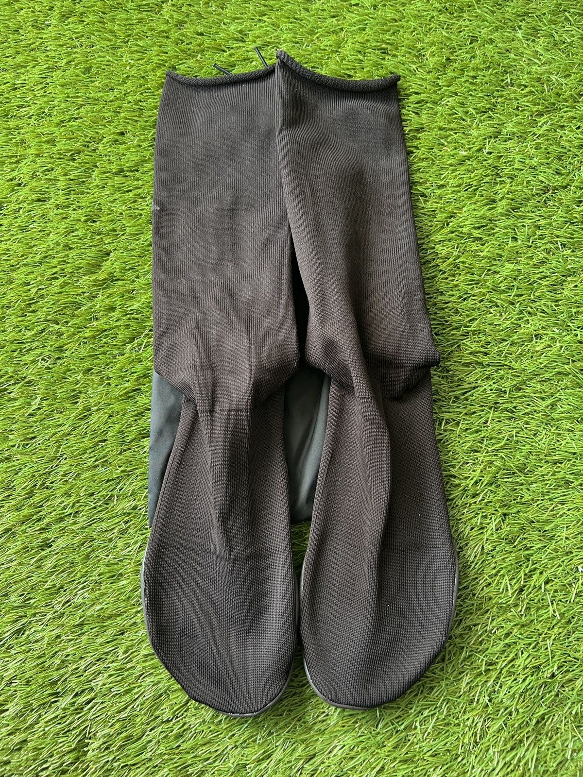 Kanye West Size 3 - Yeezy Pod Black - YZYPODBLK Size US 12 / EU 45 - 3 Thumbnail