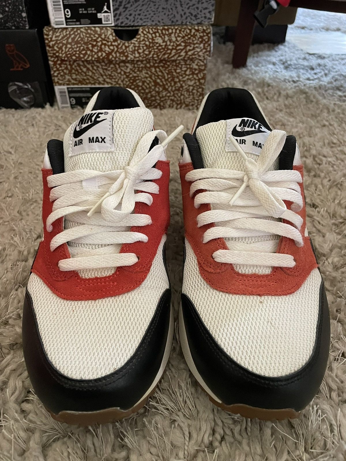 Nike Air Max 1 Essentials sz 9.5 Size US 9.5 / EU 42-43 - 4 Thumbnail