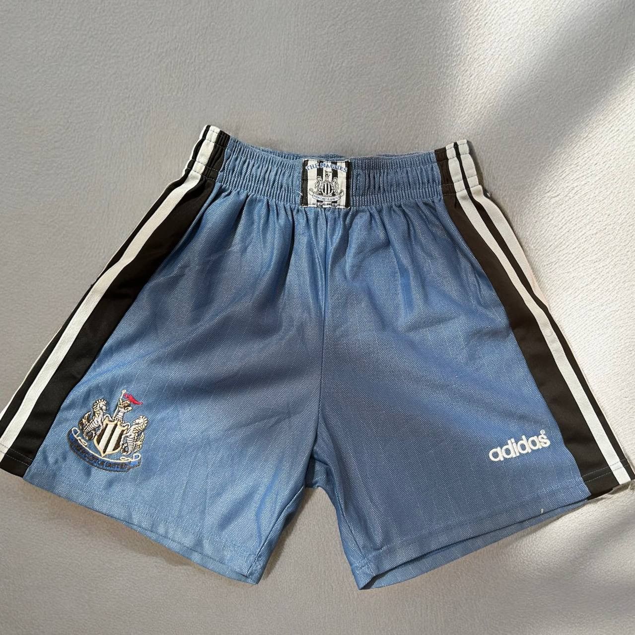 Vintage Rare Original Adidas Newcastle United Shorts 1996/1997 Away Size US 32 / EU 48 - 1 Thumbnail