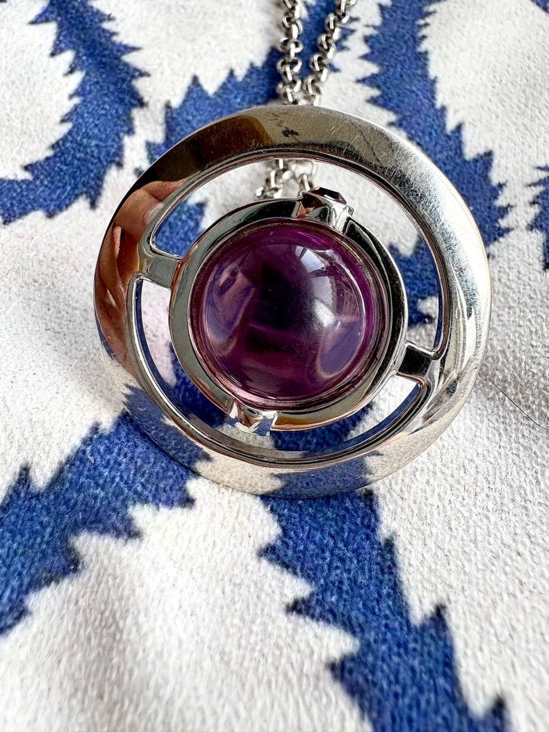 Vivienne Westwood Vivienne Westwood Rare vintage purple large Orb planet nec Size ONE SIZE - 3 Thumbnail