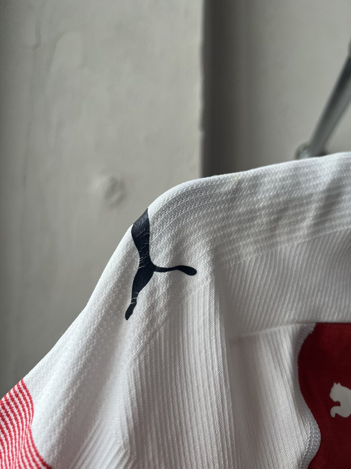 Puma 2018/19 ARSENAL FC PLAYER ISSUED HOME SOCCER JERSEY SIZE S Size US S / EU 44-46 / 1 - 13 Thumbnail