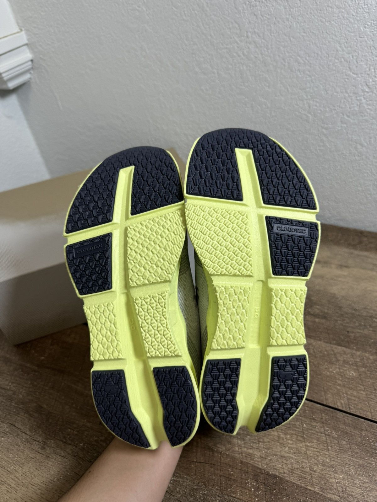 On On Running Cloudgo Shoes Frost/Hay Womens Size 8 NEW Size US 8 / IT 38 - 6 Thumbnail