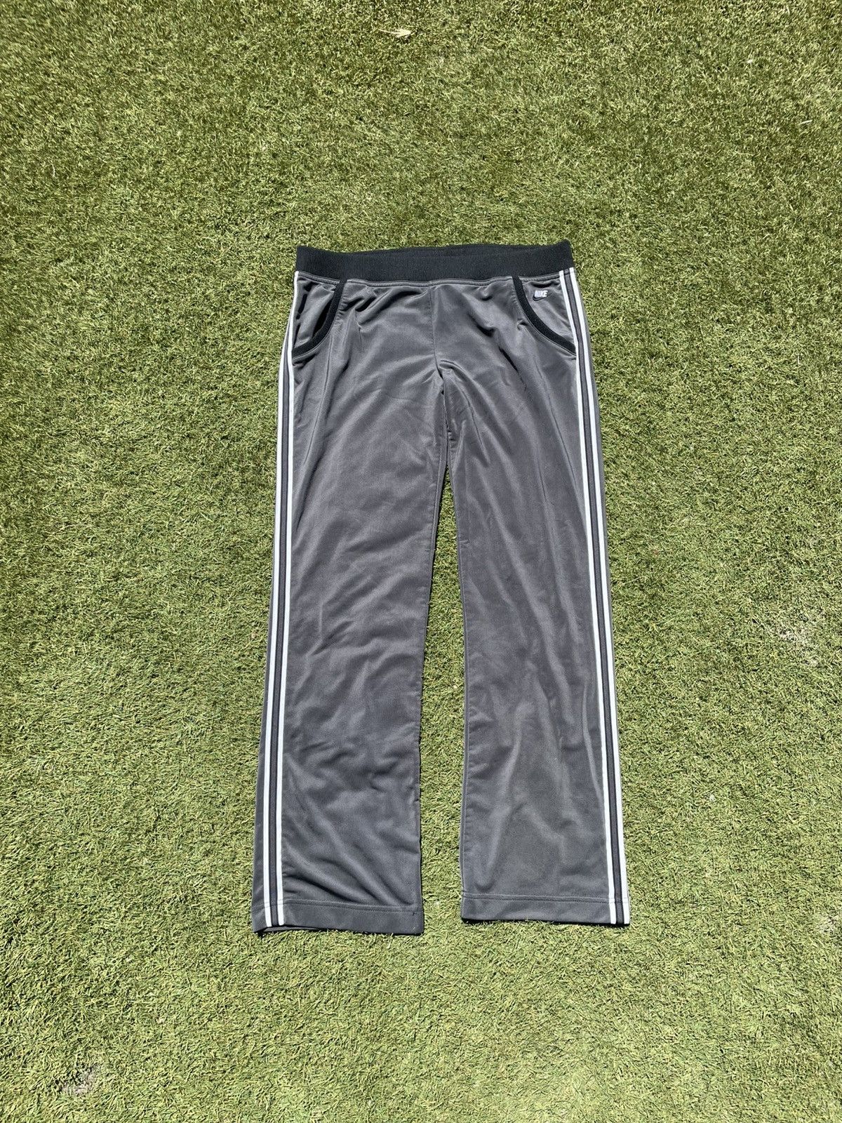 Nike Nike Yoga Pants Wide Leggings Black Women’s Size large Size 36" / US 14 / IT 50 - 1 Thumbnail