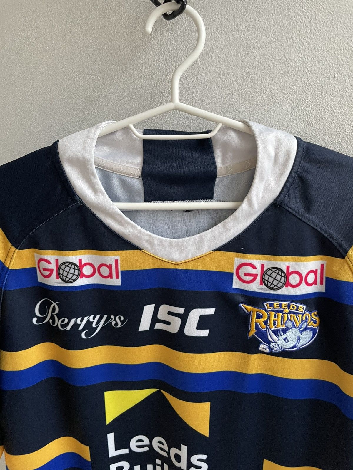 Vintage Leeds Rhinos Vintage Home Rugby Shirt Jersey ISC Size US L / EU 52-54 / 3 - 6 Thumbnail