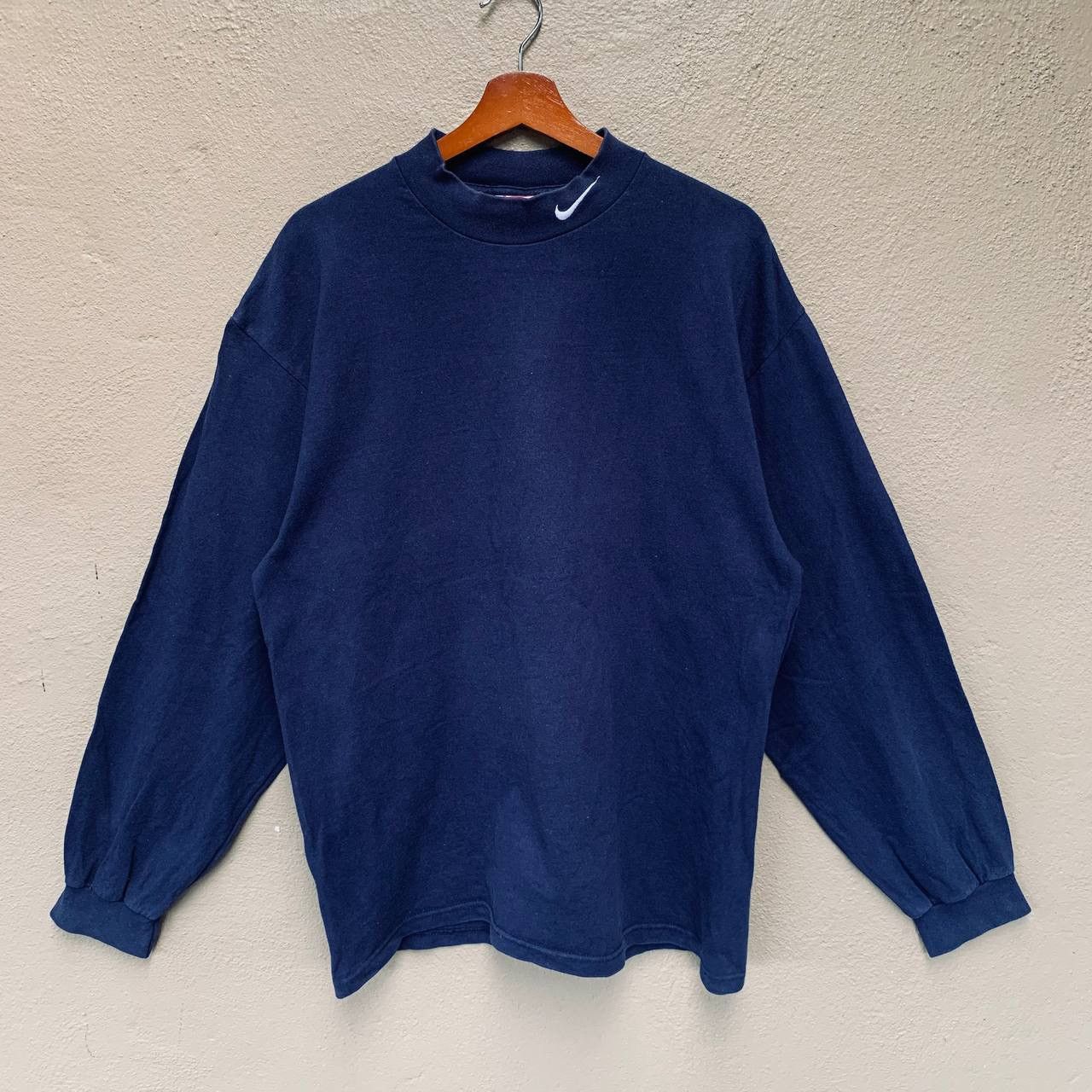 Nike Vintage 90s NIKE Small Embroidered Swoosh Sweatshirt Size US L / EU 52-54 / 3 - 1 Thumbnail