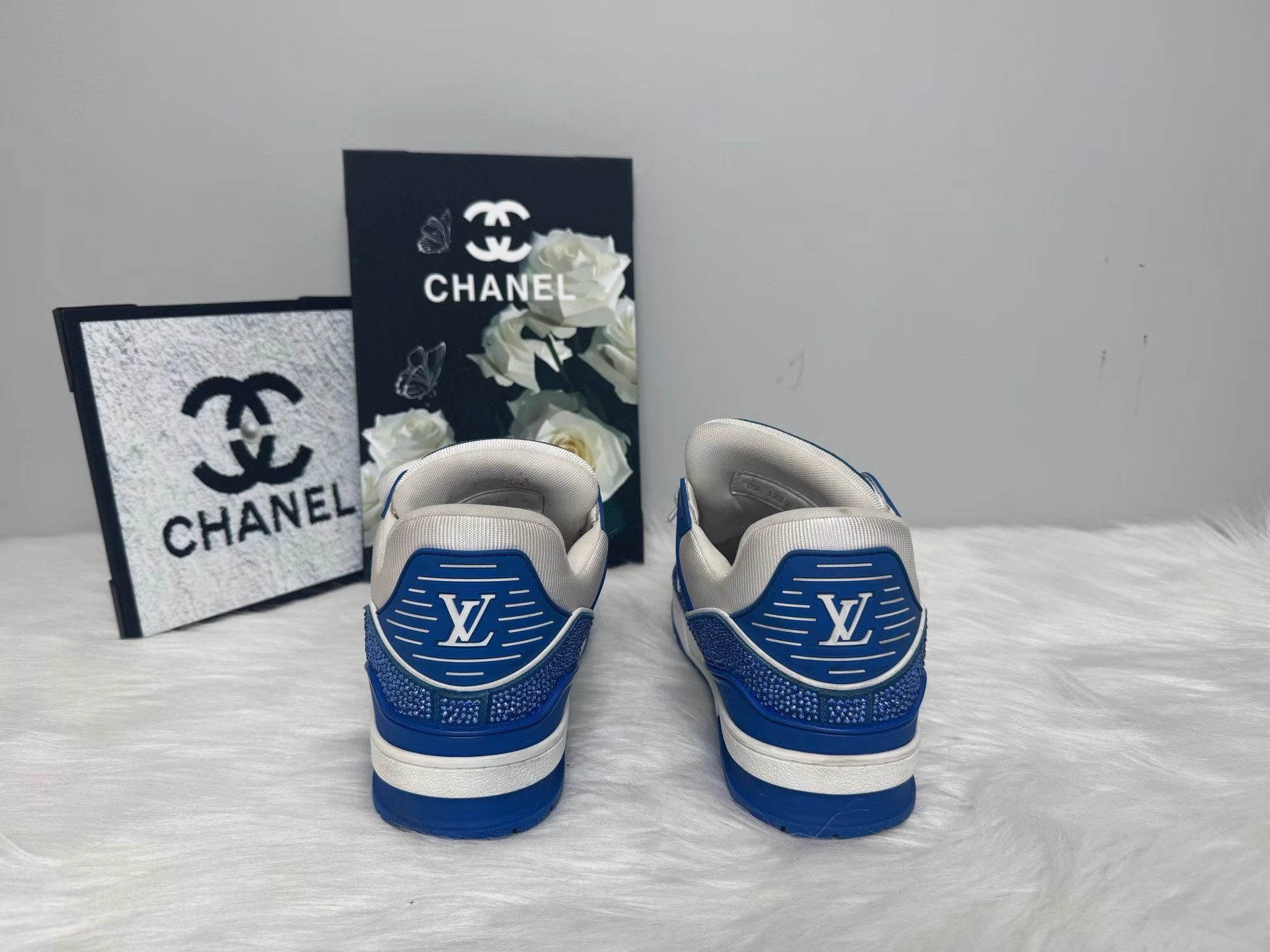 Louis Vuitton LV Trainer Classic White-Blue Full Rhinestone Sneaker K36 Size US 8 / EU 41 - 3 Thumbnail