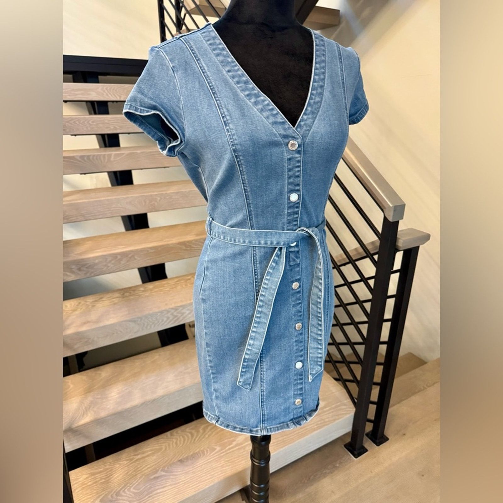 Guess New Guess Denim Button-Down Belted Dress size XS Size XS / US 0-2 / IT 36-38 - 2 Thumbnail