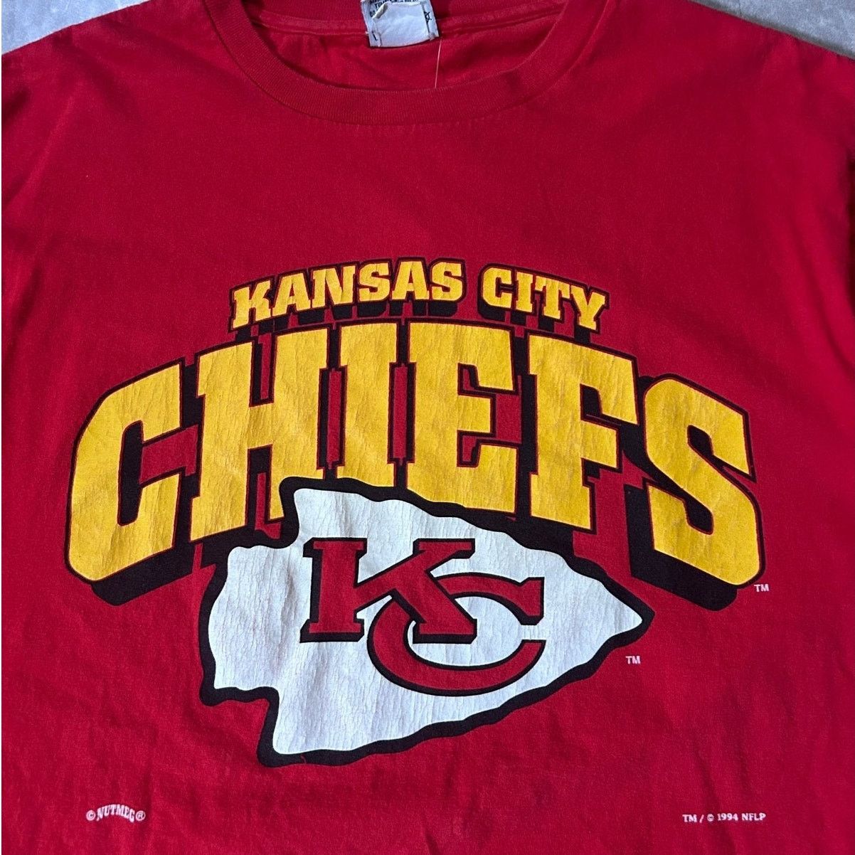 Nutmeg 90's Vintage Kansas City Chiefs Nutmeg Red T-Shirt -XL Size US XL / EU 56 / 4 - 2 Thumbnail