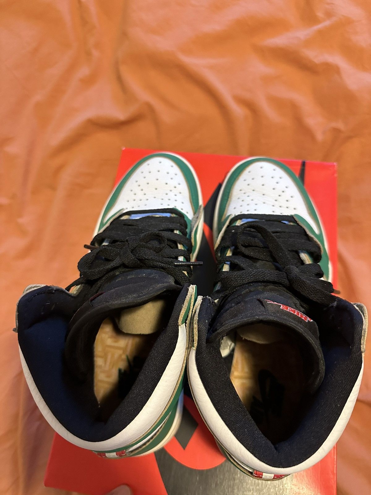 Nike Air Jordan 1 Lucky Green Size US 7 / EU 40 - 5 Thumbnail