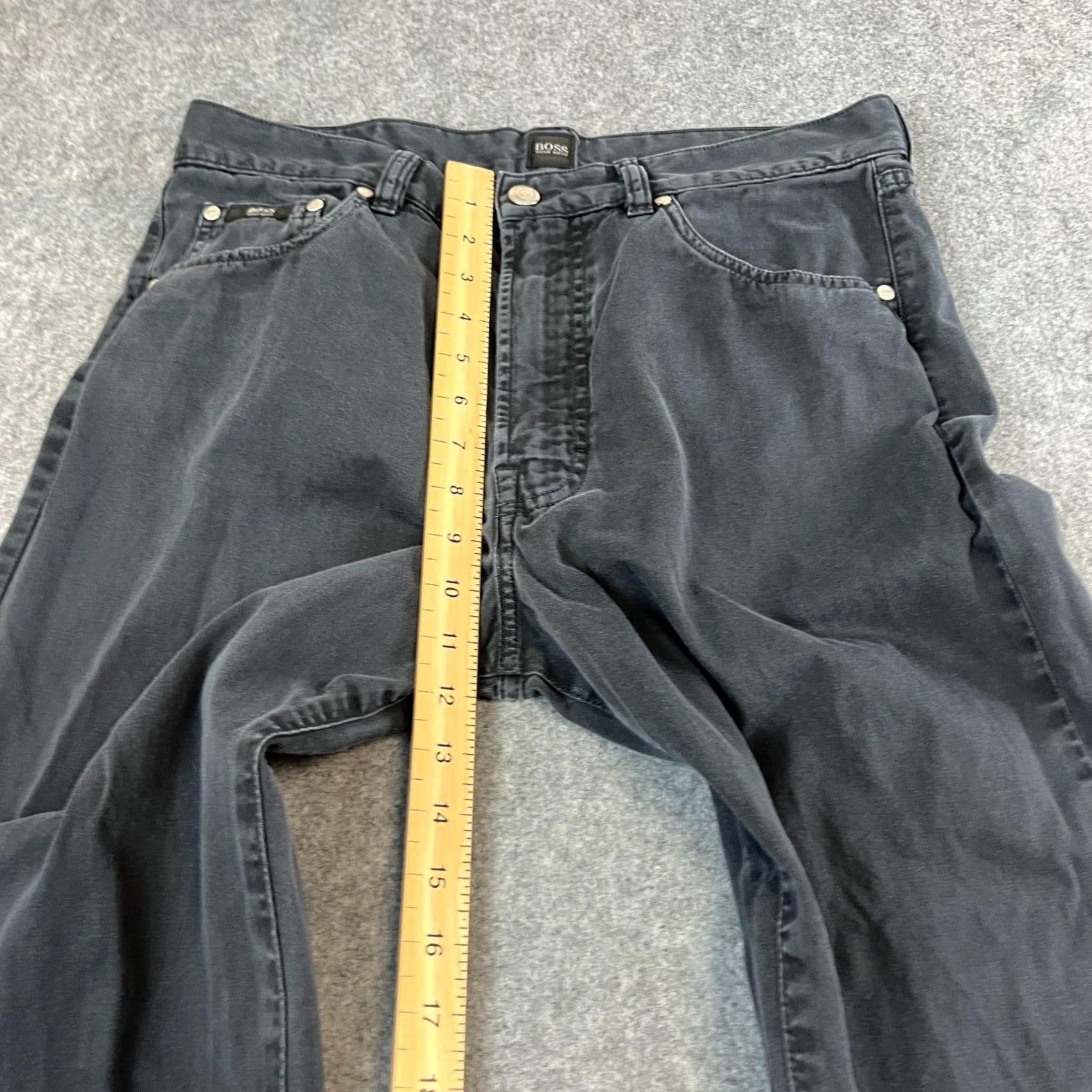 Hugo Boss VINTAGE Hugo Boss Jeans Regular Straight Mens 32 Charcoal Grey Cotton Denim 5-Pocket Brand: Hugo Boss Mens Jeans Straight 32 Charcoal Wash Grey Cotton Size US 32 / EU 48 - 5 Thumbnail