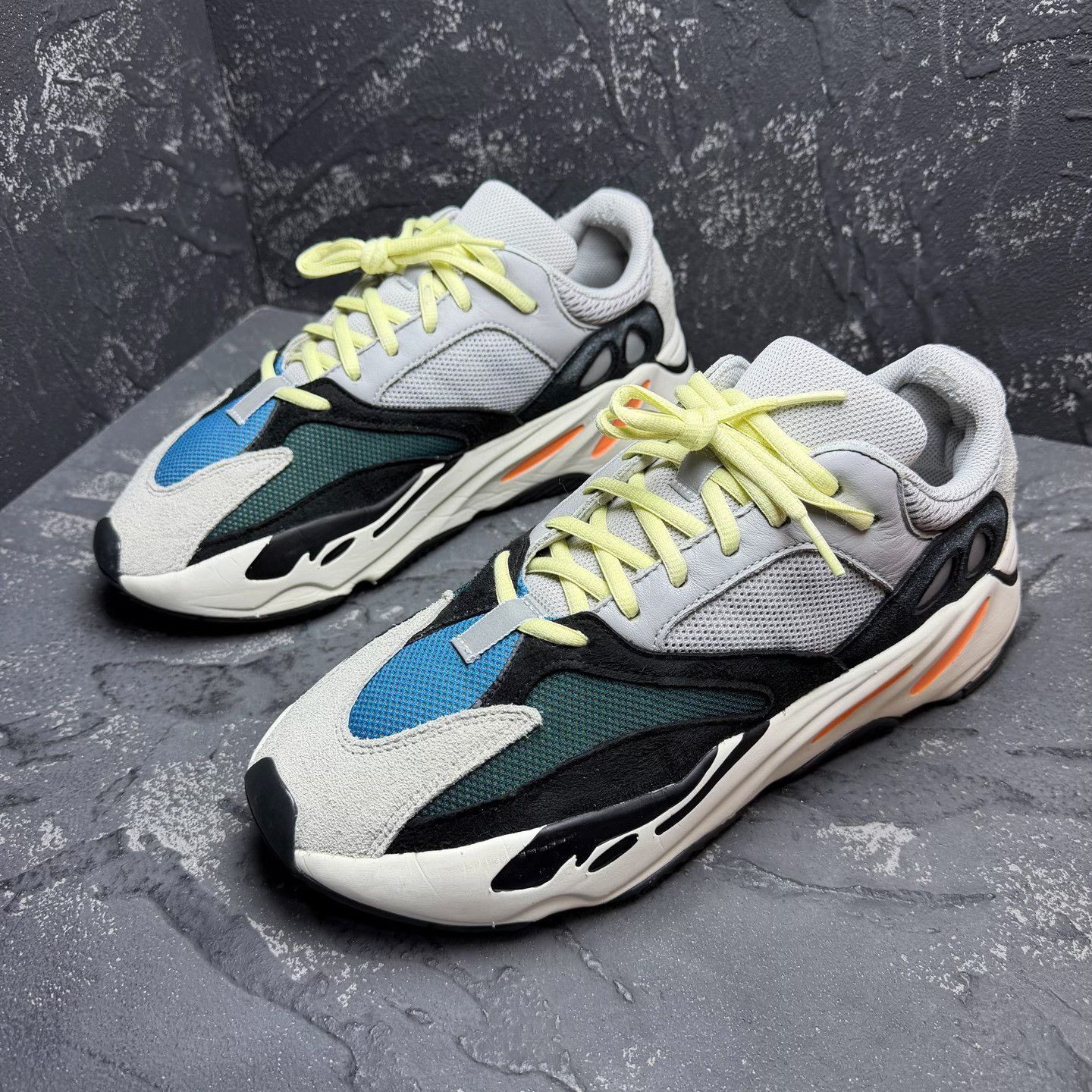 Adidas Adidas YEEZY700 Lowtop Sneakers 10.5 Men Size US 10.5 / EU 43-44 - 1 Thumbnail