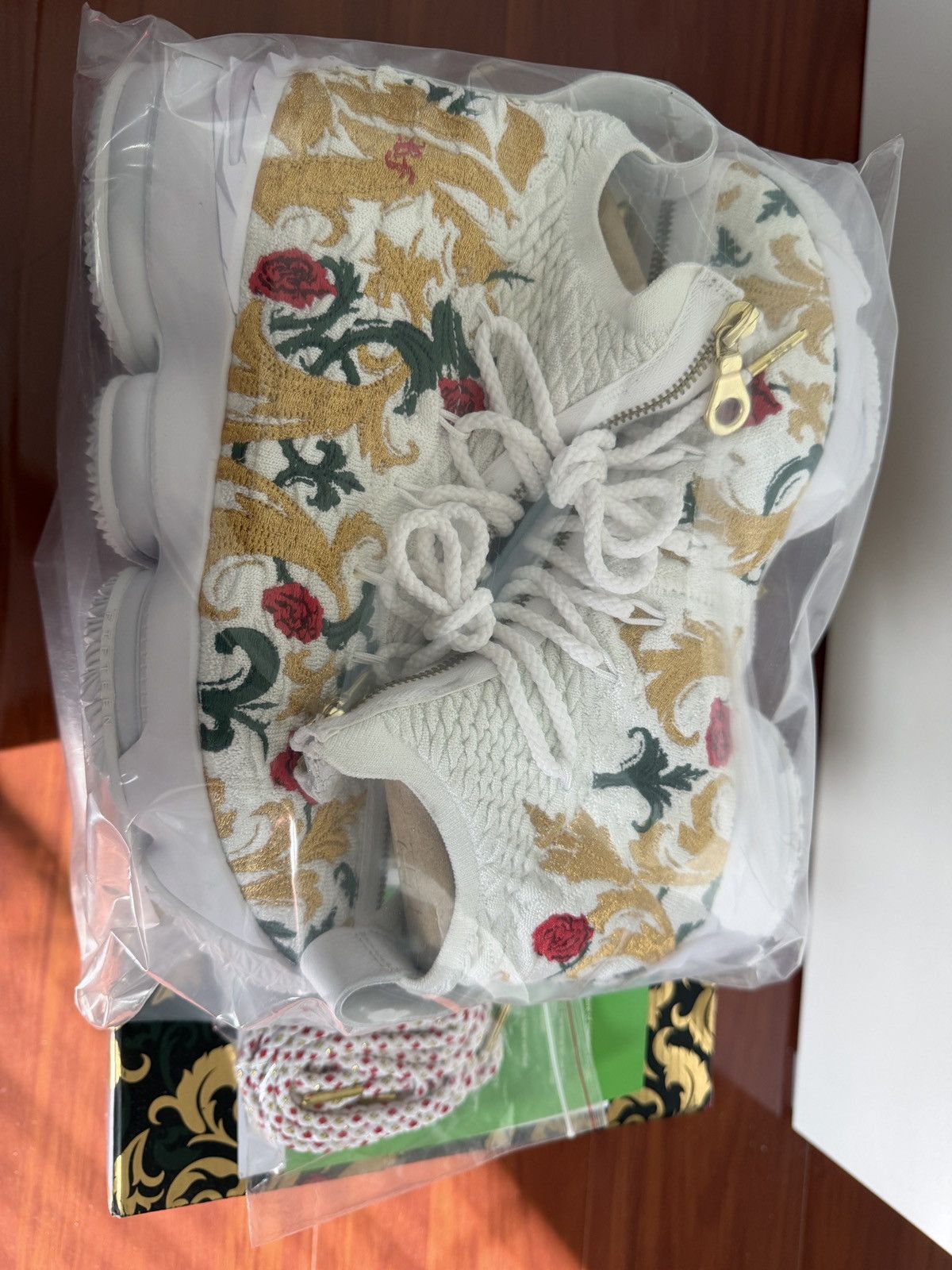 Nike Nike Lebron15 Performance Kith King‘s cloak Size US 7 / EU 40 - 1 Thumbnail