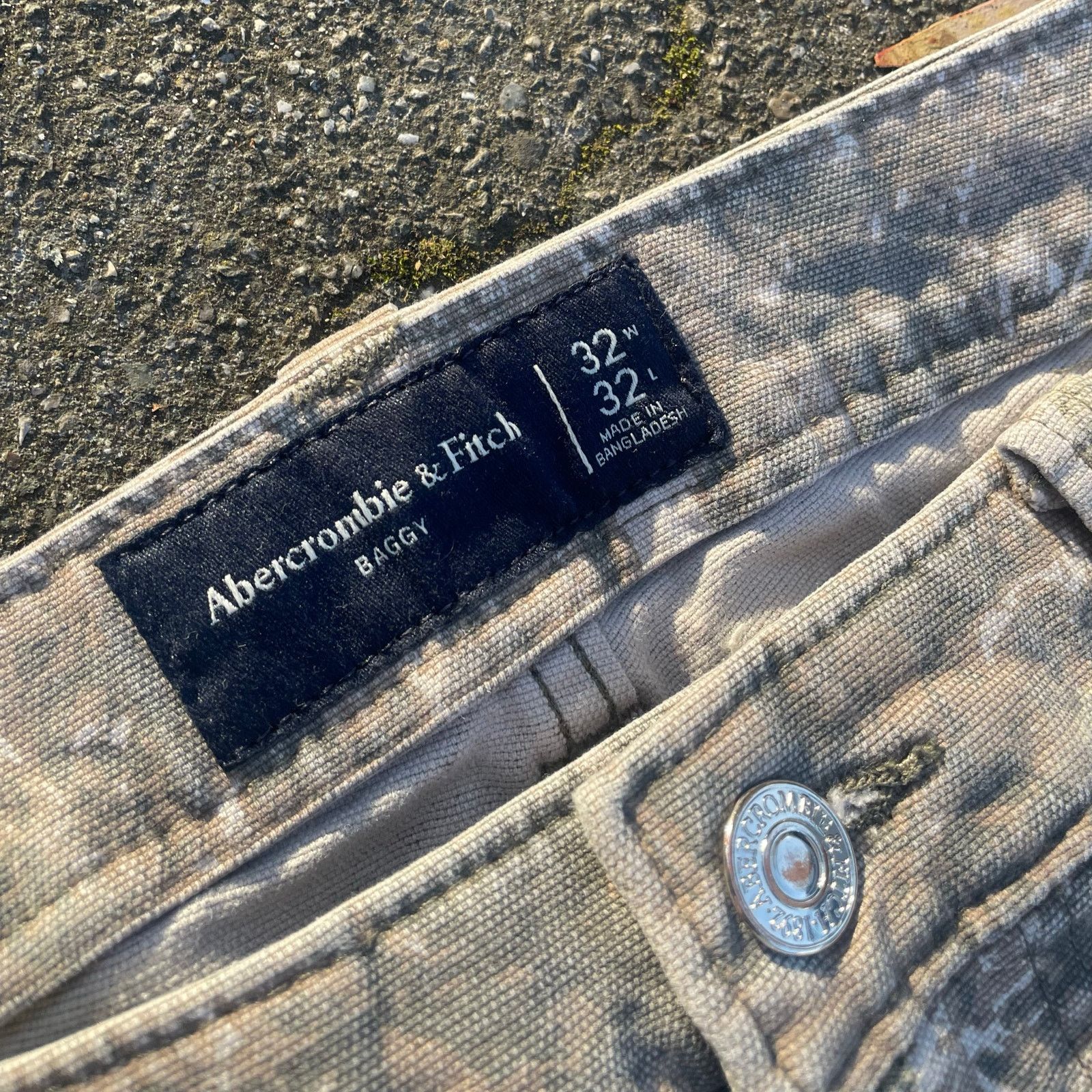 Abercrombie & Fitch Abercrombie and Fitch Baggy Workwear camo pants size 32x32 Size US 32 / EU 48 - 3 Thumbnail