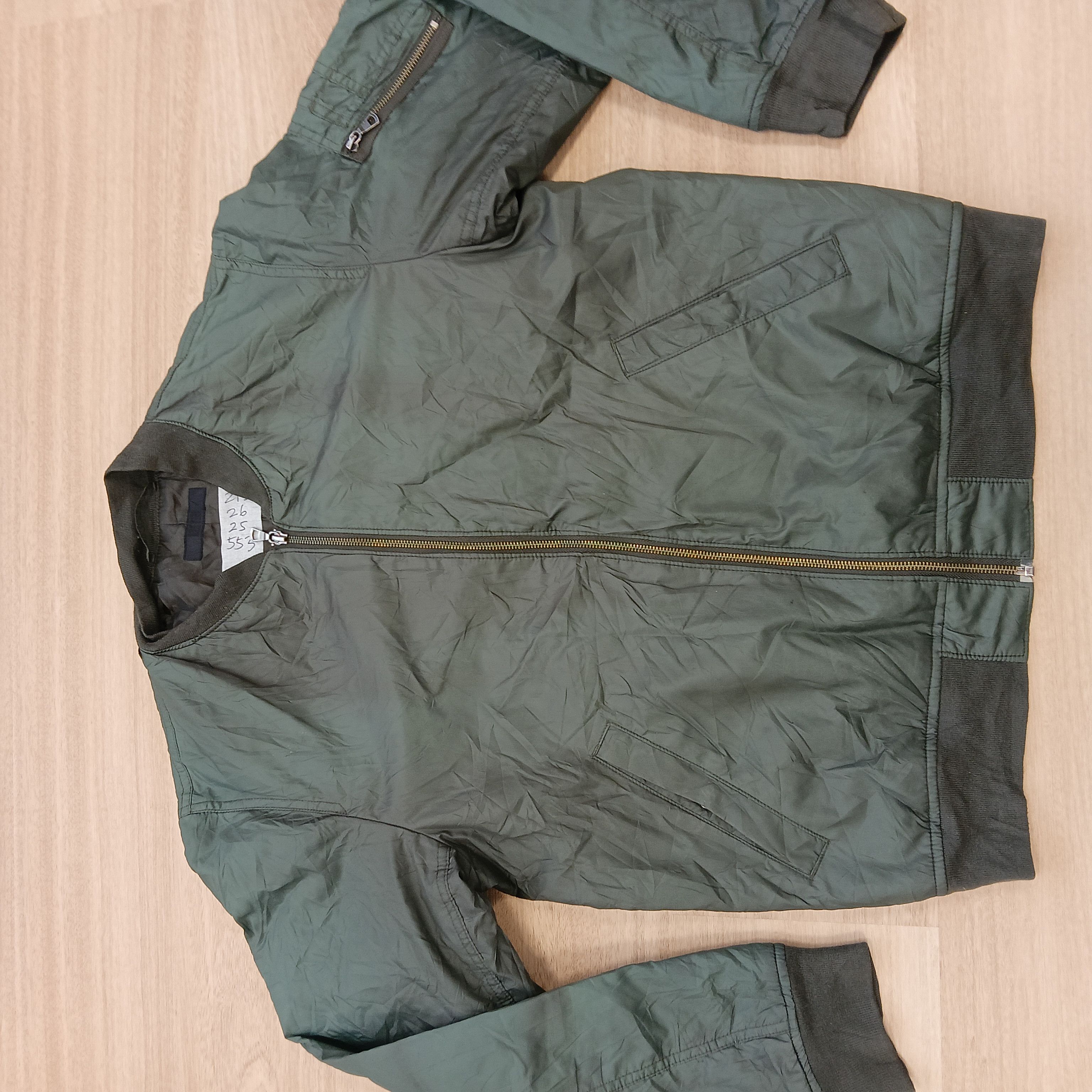 Uniqlo UNIQLO SWEATER BOMBER JACKET STYLE L Size US L / EU 52-54 / 3 - 2 Thumbnail