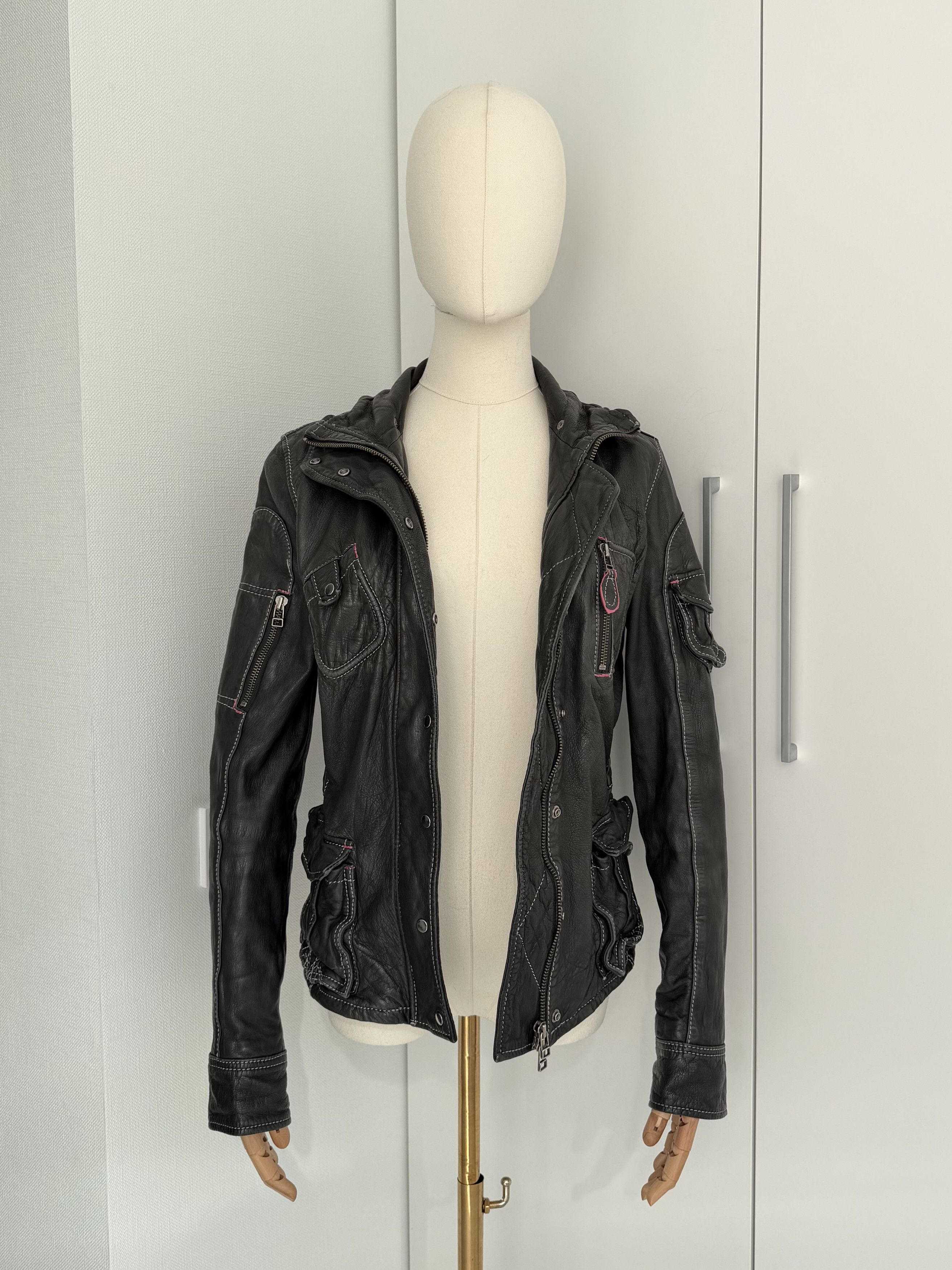 Genuine Leather Multi-Pocket Leather Cropped Jacket From 00s(V8) Size XS / US 0-2 / IT 36-38 - 3 Thumbnail