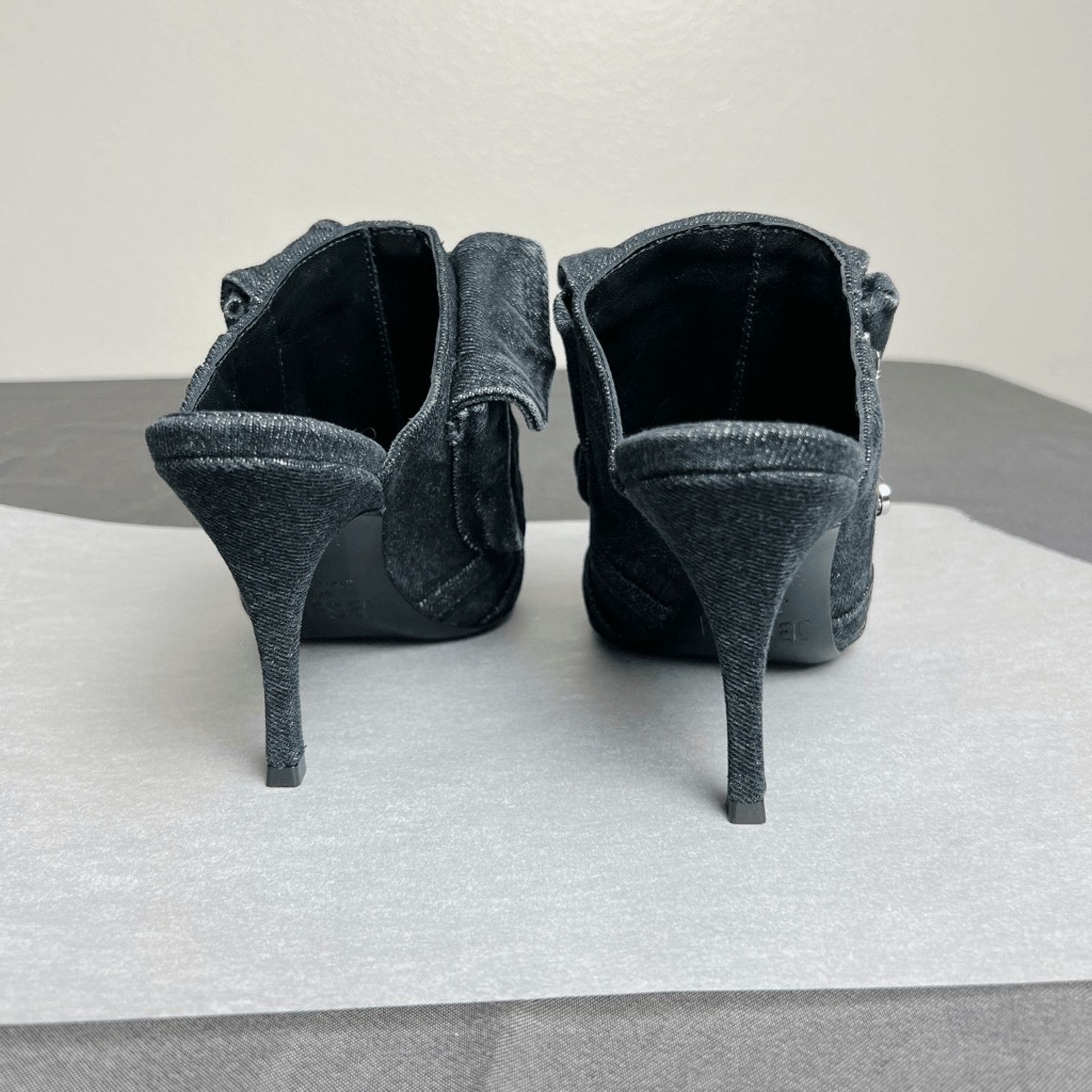 Diesel NWOT Diesel D-Venus Pocket Ml Denim Mule Size US 7.5 / IT 37.5 - 10 Thumbnail