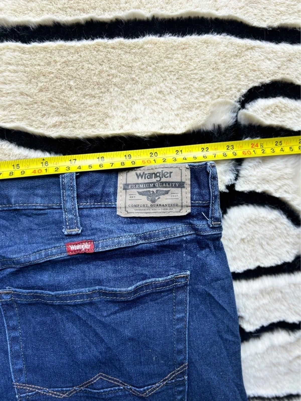 Other Men’s vintage wrangler baggy fit jeans Y2K style size 42x30 Size US 42 / EU 58 - 4 Thumbnail