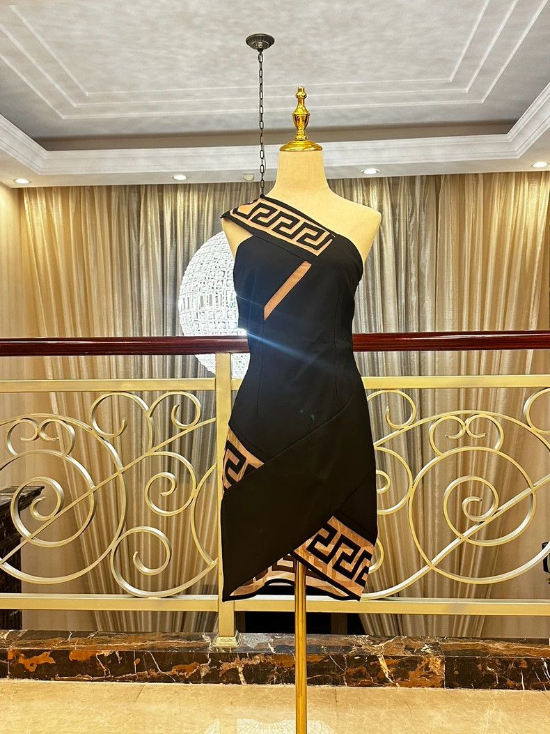 Versace Versace Paperback cut-out mesh dress Size M / US 6-8 / IT 42-44 - 2 Thumbnail