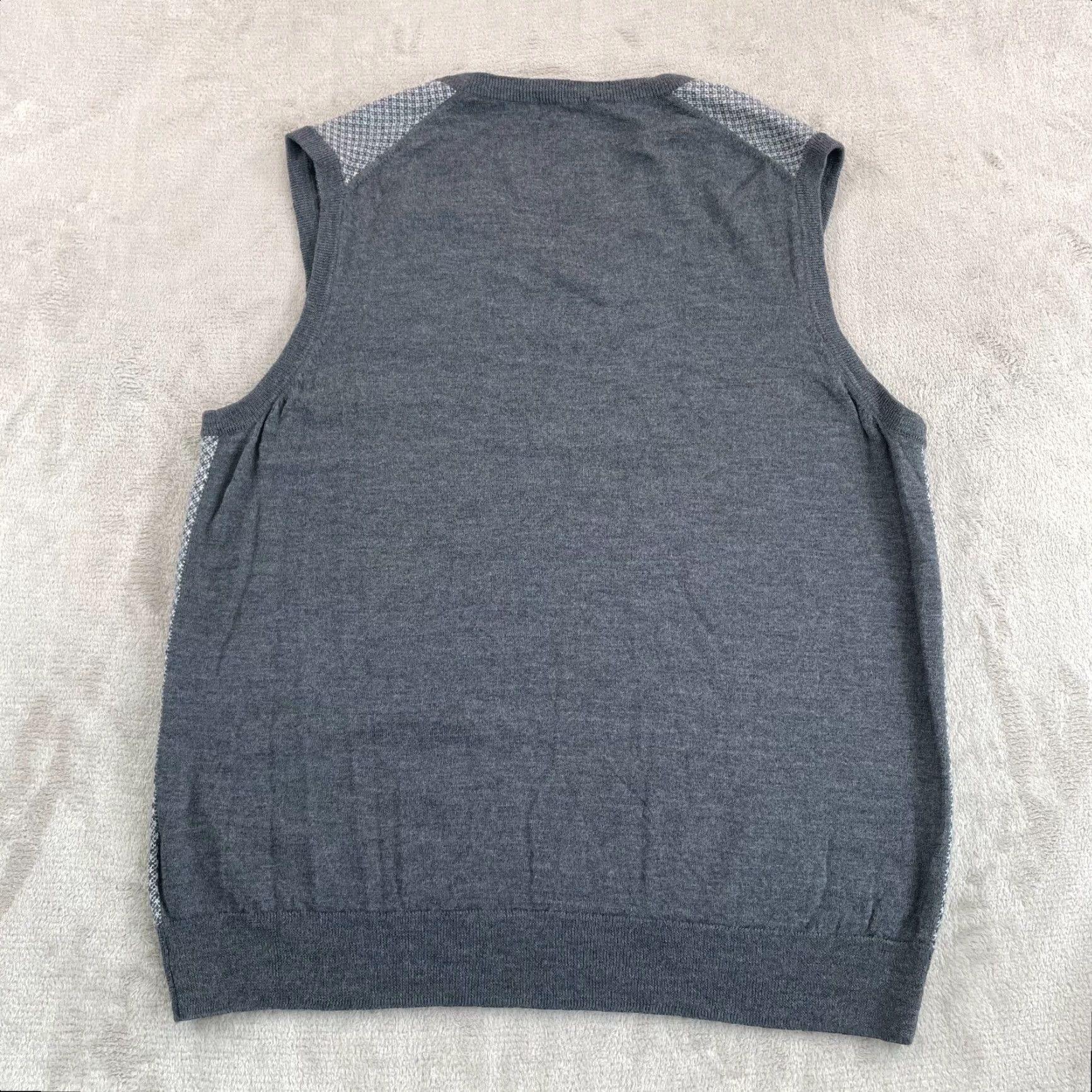 Brooks Brothers Brooks Brothers V Neck Vest Men 2XL Grey Extra Fine Merino Wool Houndstooth NWOT Vest Wool Merino Wool 2XL Gray Brooks Brothers Mens Vintage No Size US XXL / EU 58 / 5 - 4 Thumbnail