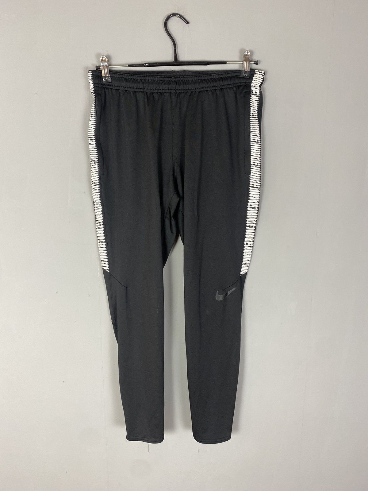 Nike Nike sports trousers pants Size US 28 / EU 44 - 1 Thumbnail