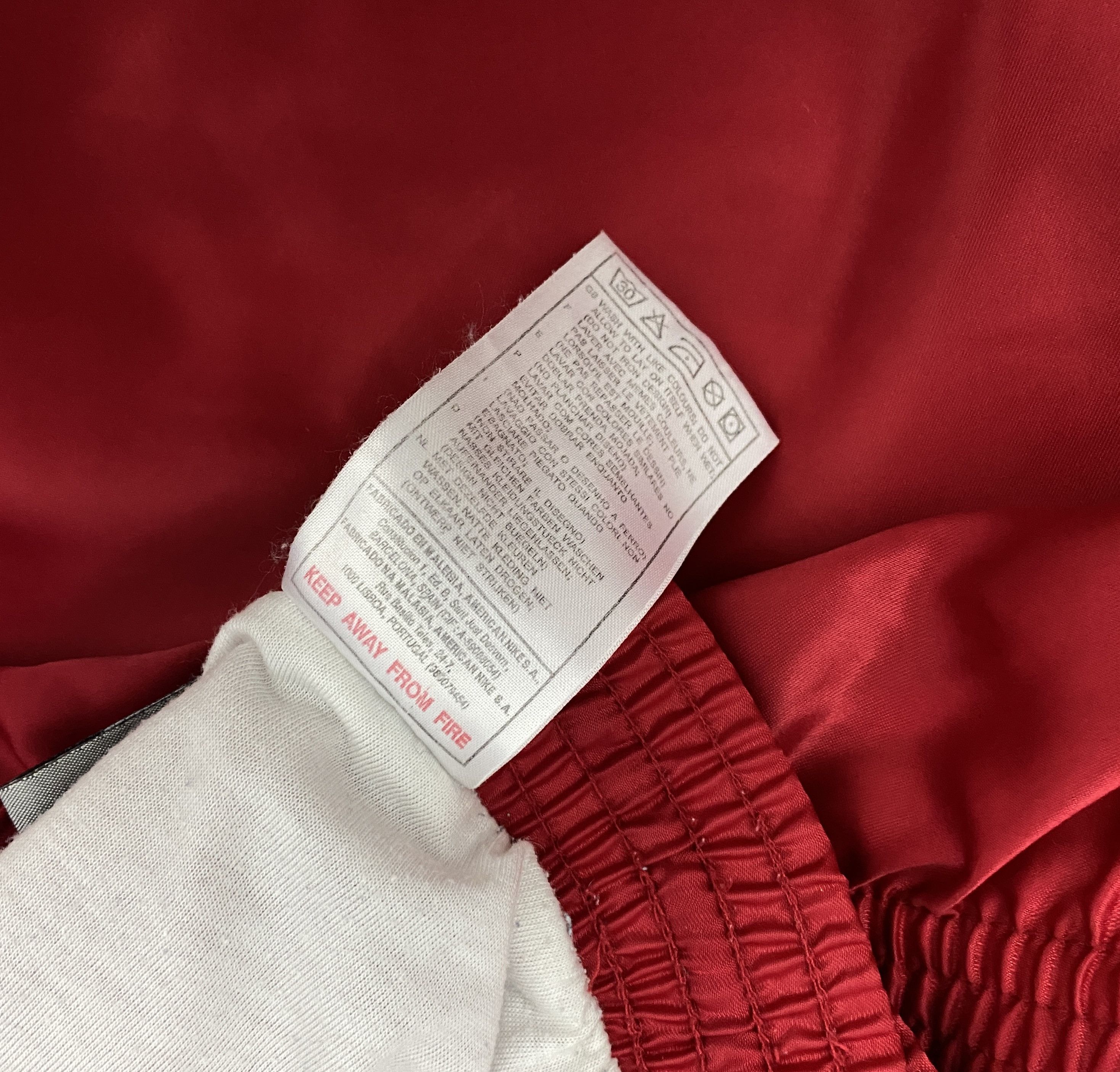 Nike 90s Retro Nike Nylon Shorts Athletic Running Red Logo Size M Size US 34 / EU 50 - 7 Thumbnail