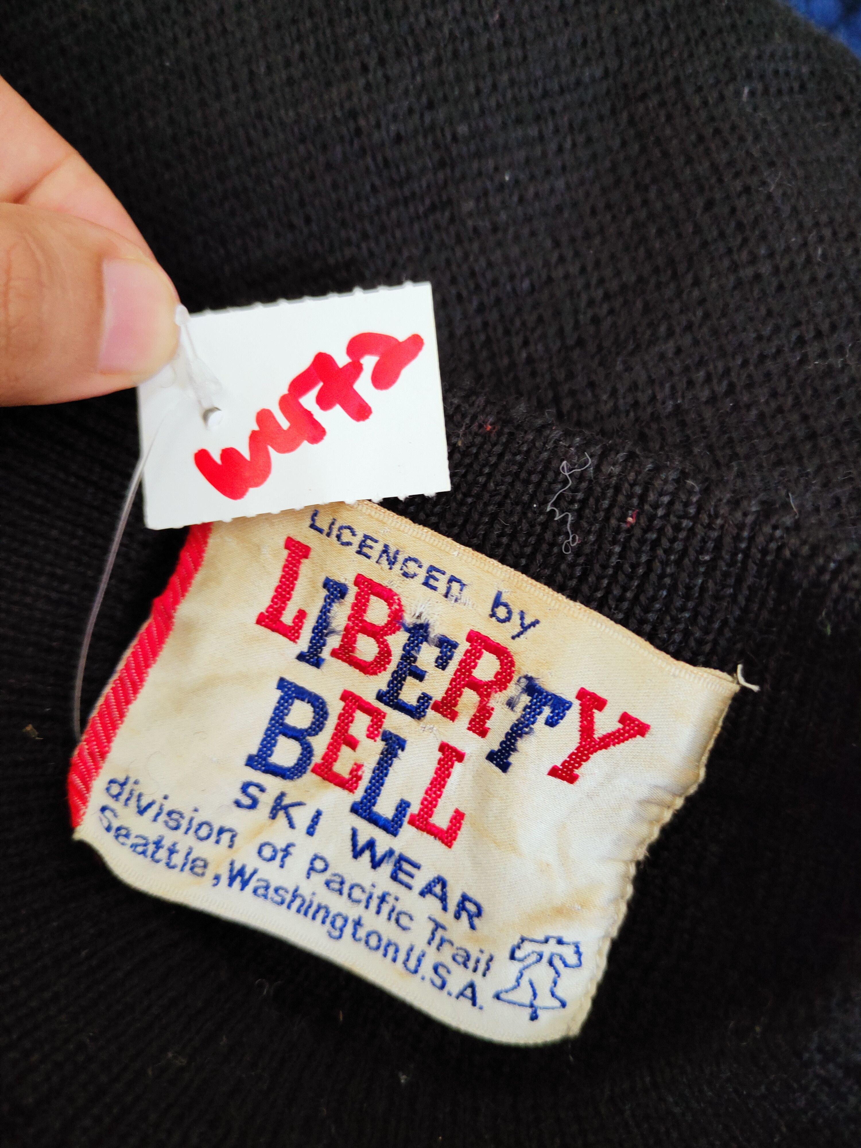 Vintage Liberty Bell vintage ripped Black Knitwear Sweatshirts #W472 Size US S / EU 44-46 / 1 - 22 Thumbnail