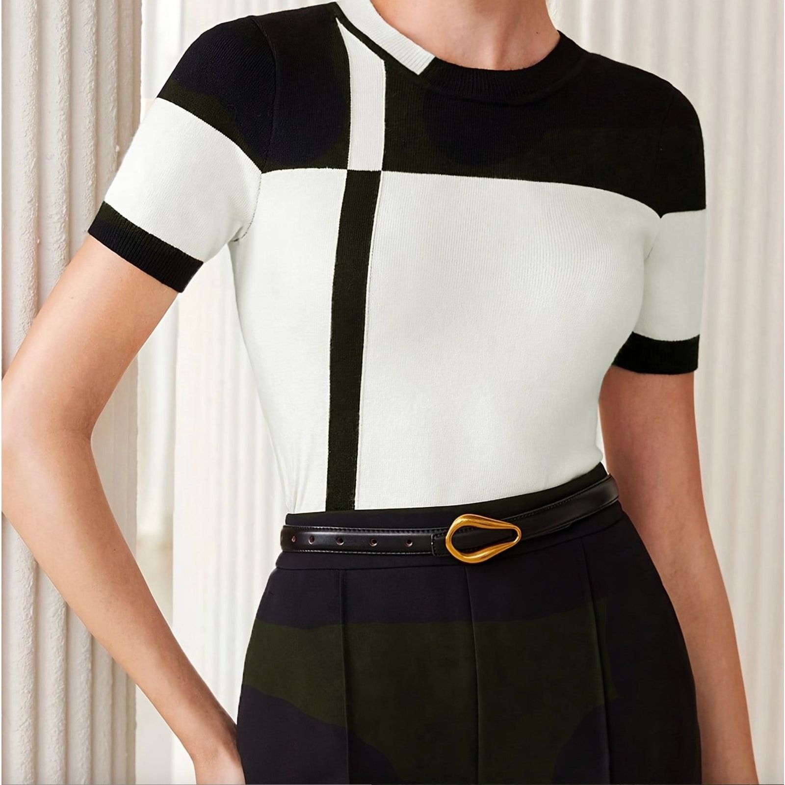 Shein Shein Black White Colorblock Knit Top Short Sleeve Medium Size M / US 6-8 / IT 42-44 - 1 Thumbnail