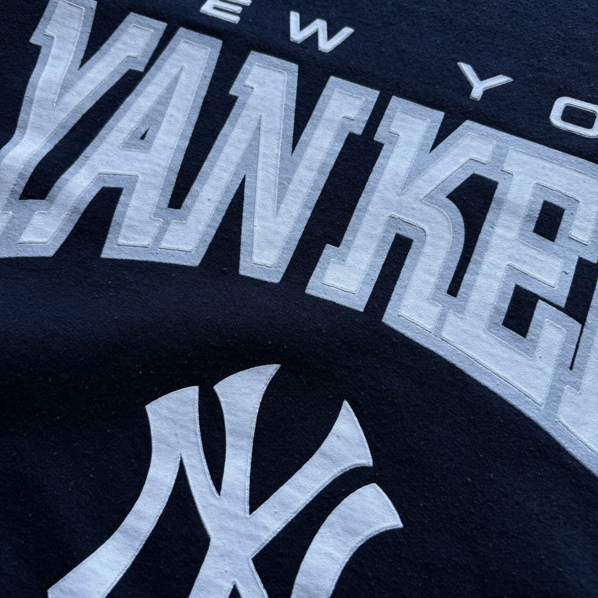 MLB vintage Y2K NEW YORK YANKEES MLB Spellout sweatshirt Size US M / EU 48-50 / 2 - 9 Thumbnail