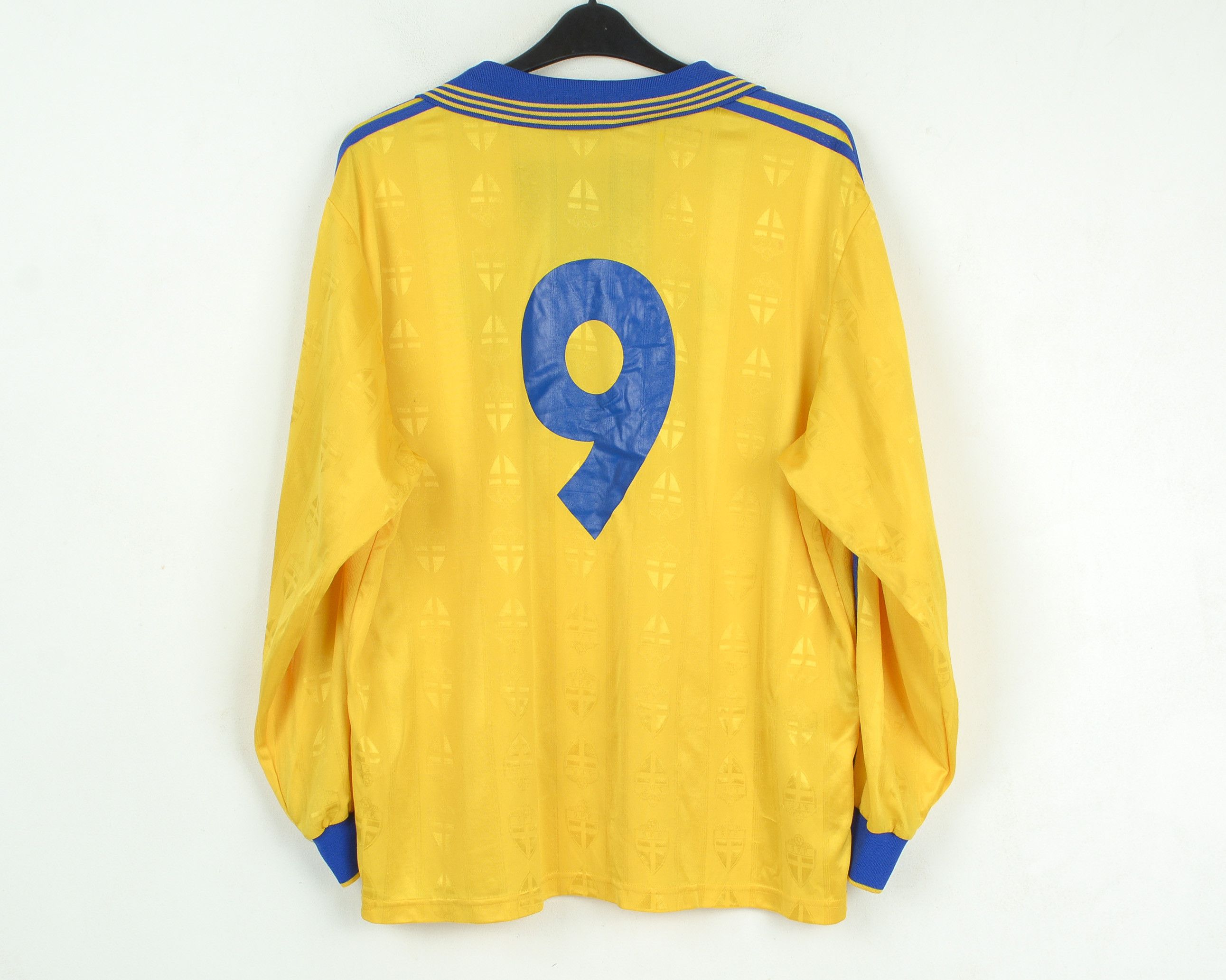 Adidas × Vintage SWEDEN Ljungberg #9 Home Shirt XL Adult 1998 1999 Kit Size US XL / EU 56 / 4 - 9 Thumbnail