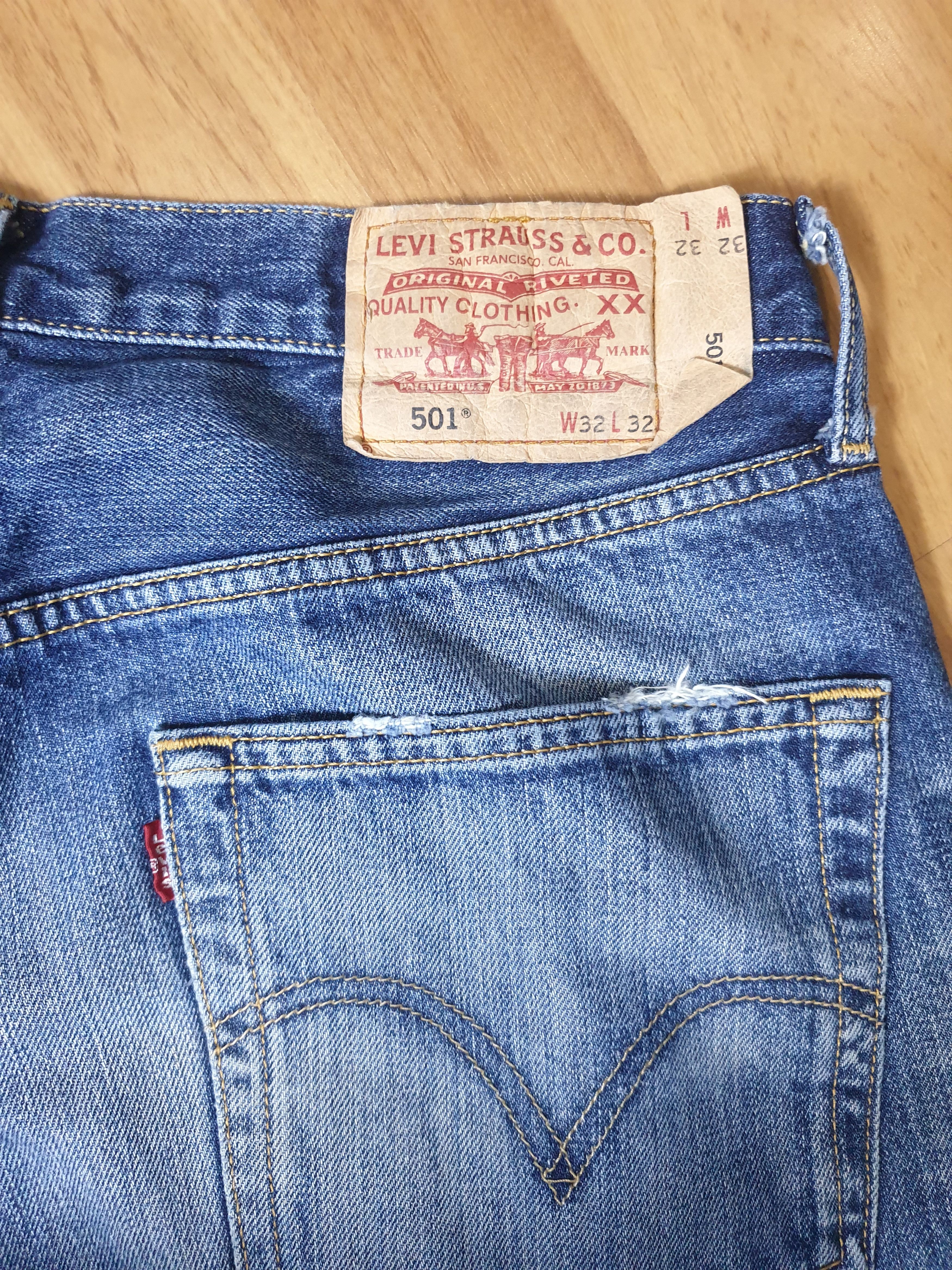 Levi's Levi's 501 Vintage Style Distressed Light Wash Blue Size US 32 / EU 48 - 9 Thumbnail