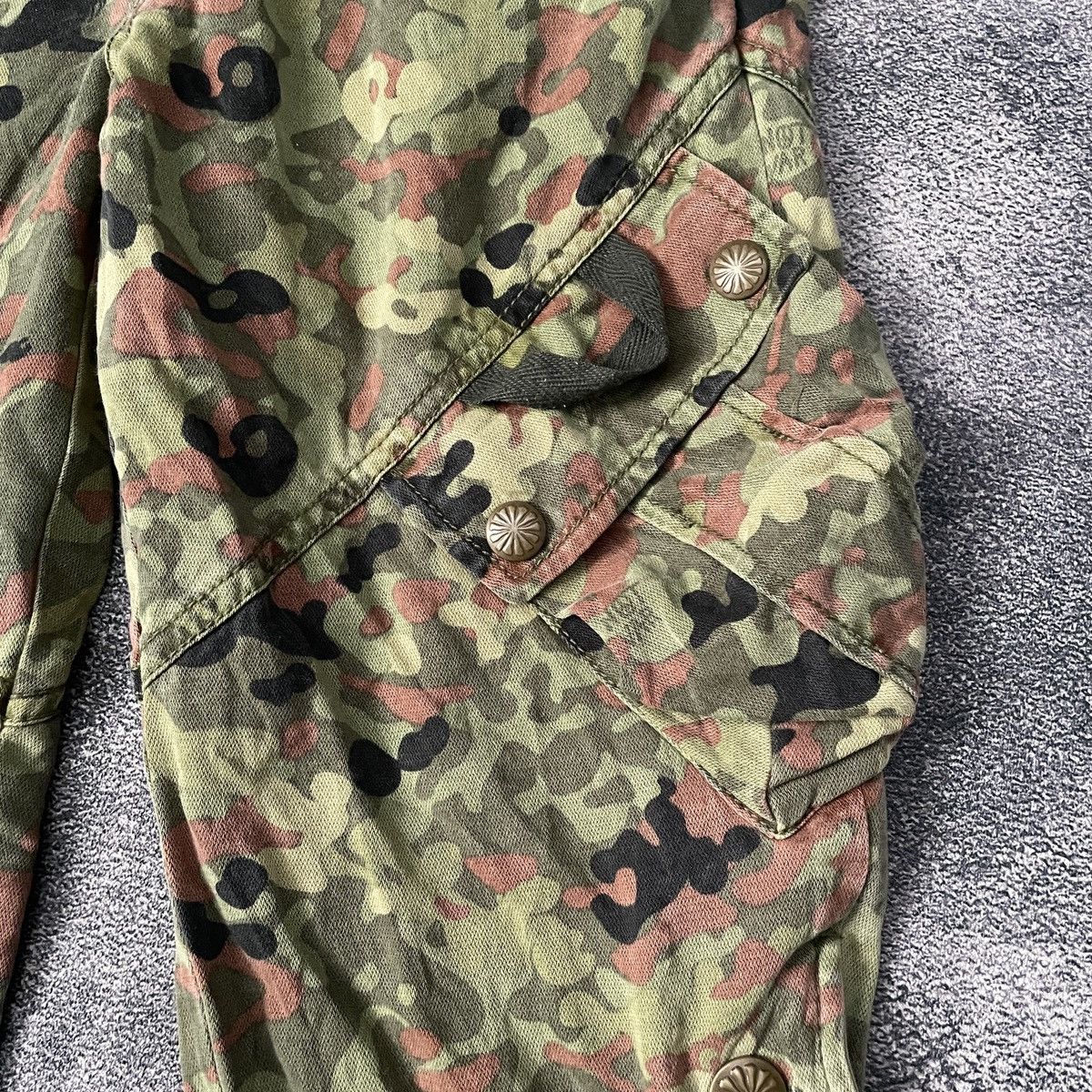 If Six Was Nine SLY camo japanese style y2k punk multi pocket short pants Size US 31 - 8 Thumbnail