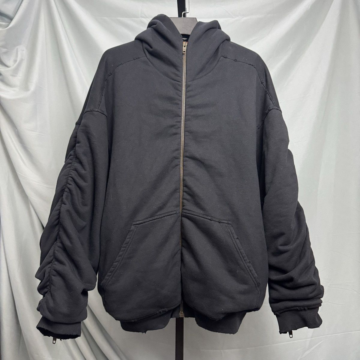 Balenciaga Balenciaga black bomber 23fw damage hooded zipper-DMC99 Size US XXS / EU 40 - 1 Thumbnail