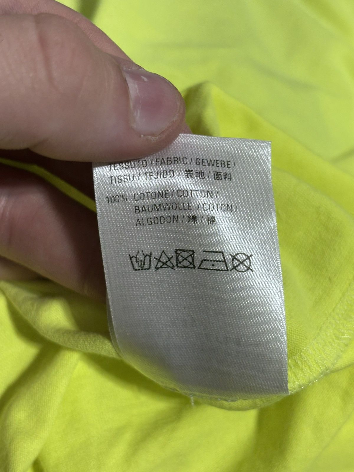 Balenciaga Balenciaga World Food Progamme Neon Tee Size US L / EU 52-54 / 3 - 10 Thumbnail