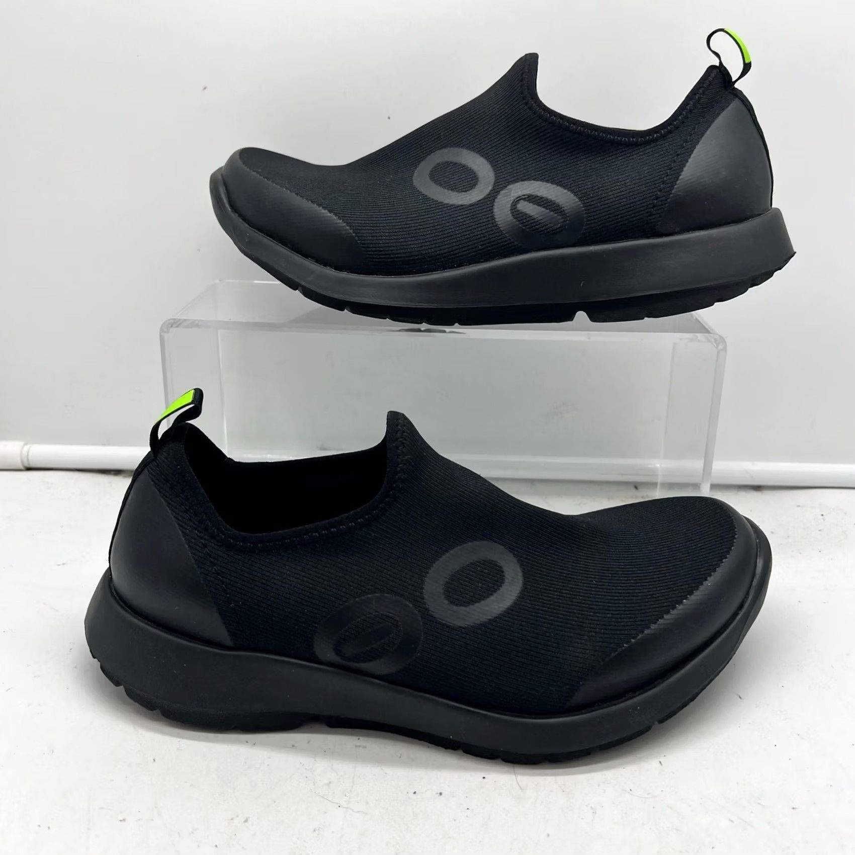 Vintage Oofos Womens 7 Black Slip On Low Top Sneakers Size M / US 6-8 / IT 42-44 - 2 Thumbnail